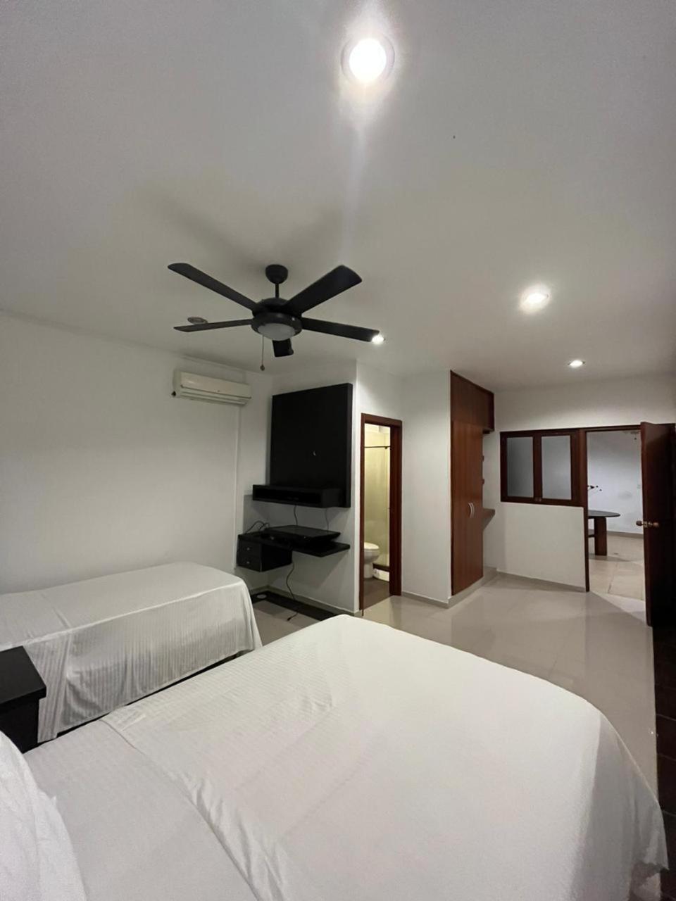 Basic Triple Room photo 2