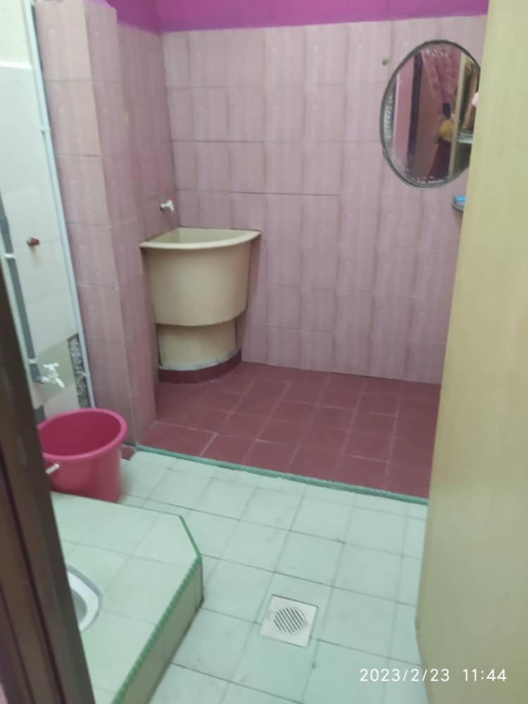 Three-Bedroom House photo 2