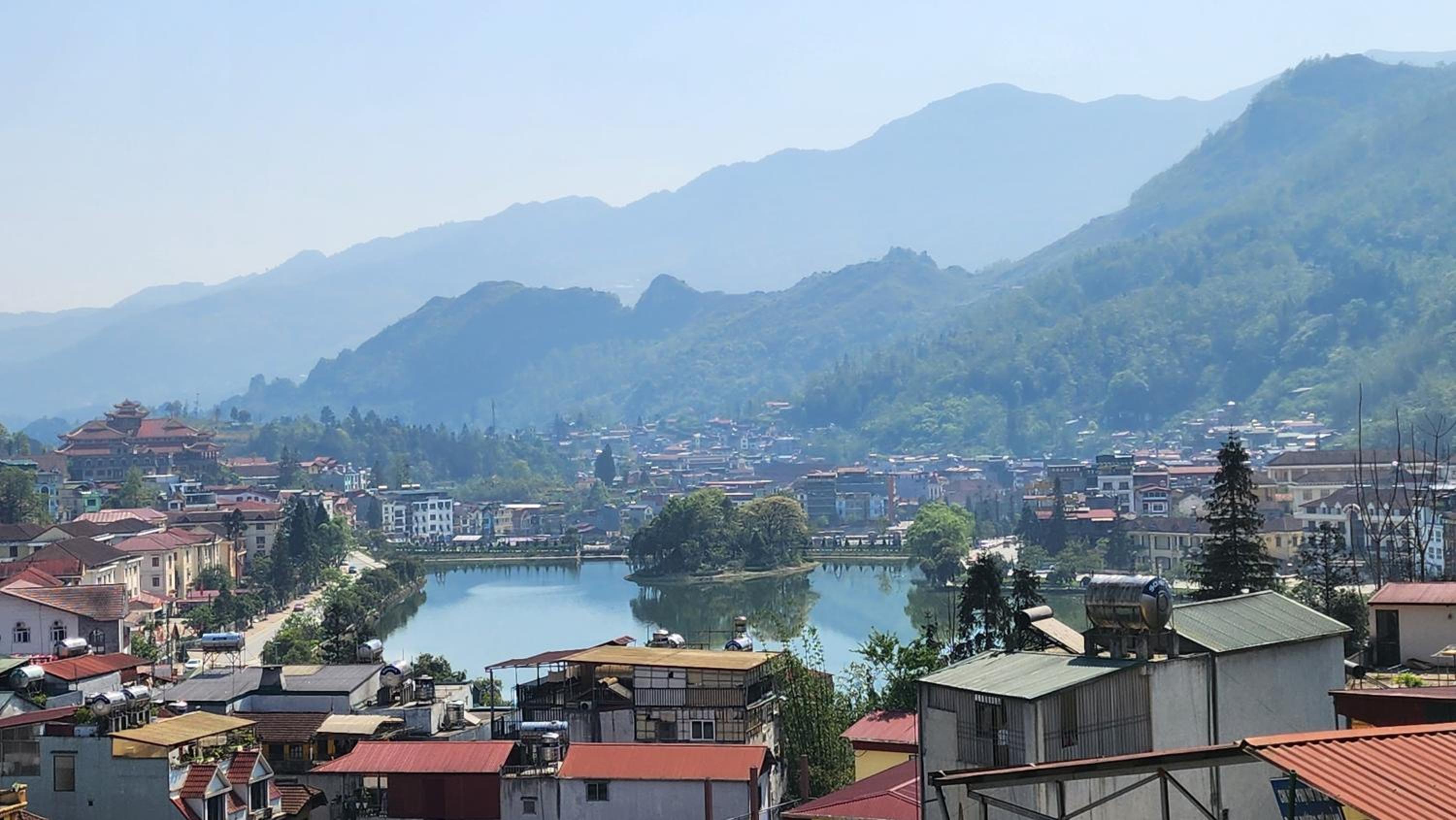 山景大床房