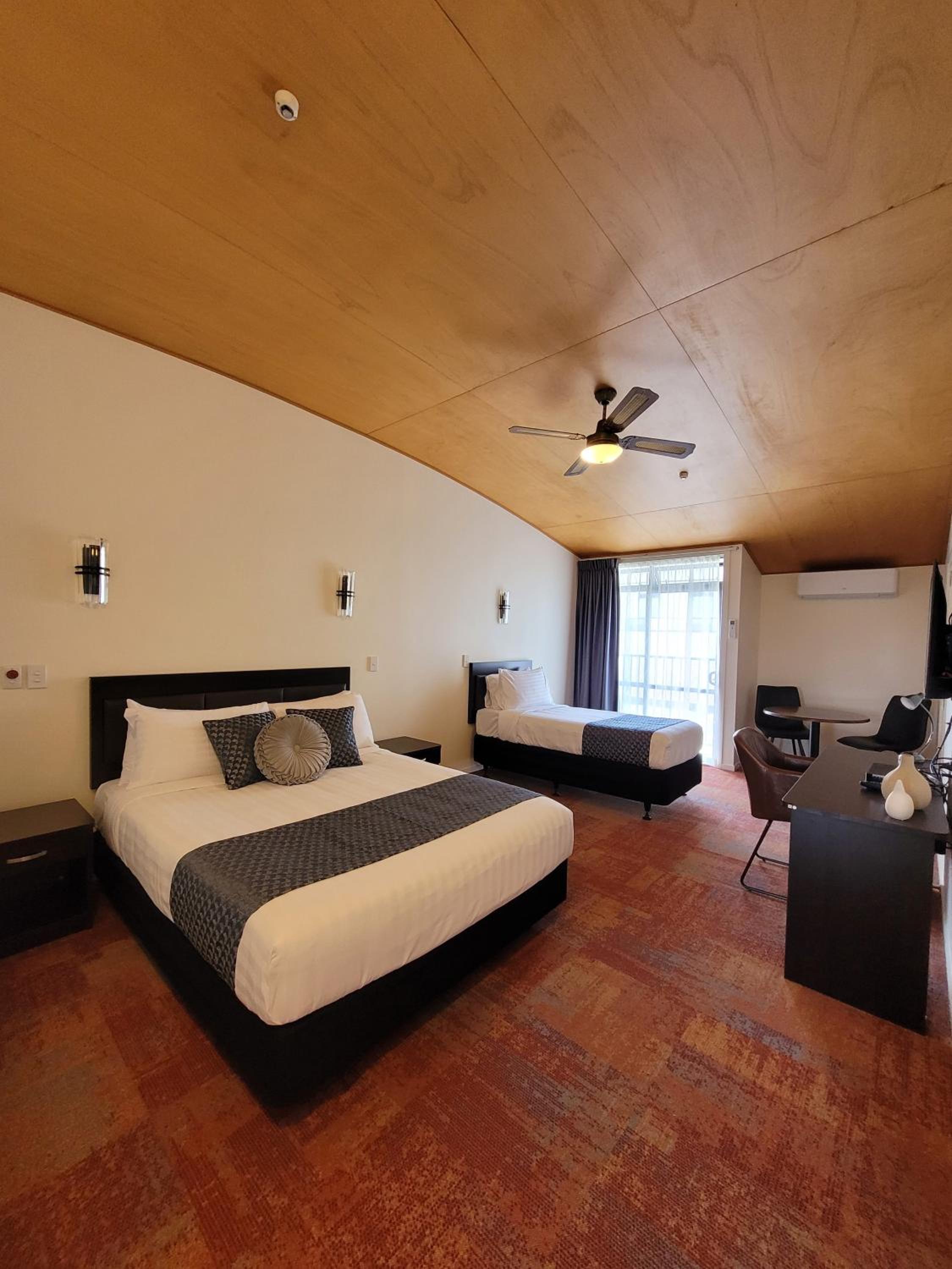Triple Room with Spa Bath - Photo 7