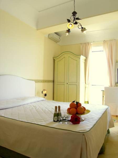 Standard Double or Twin Room - Photo 2