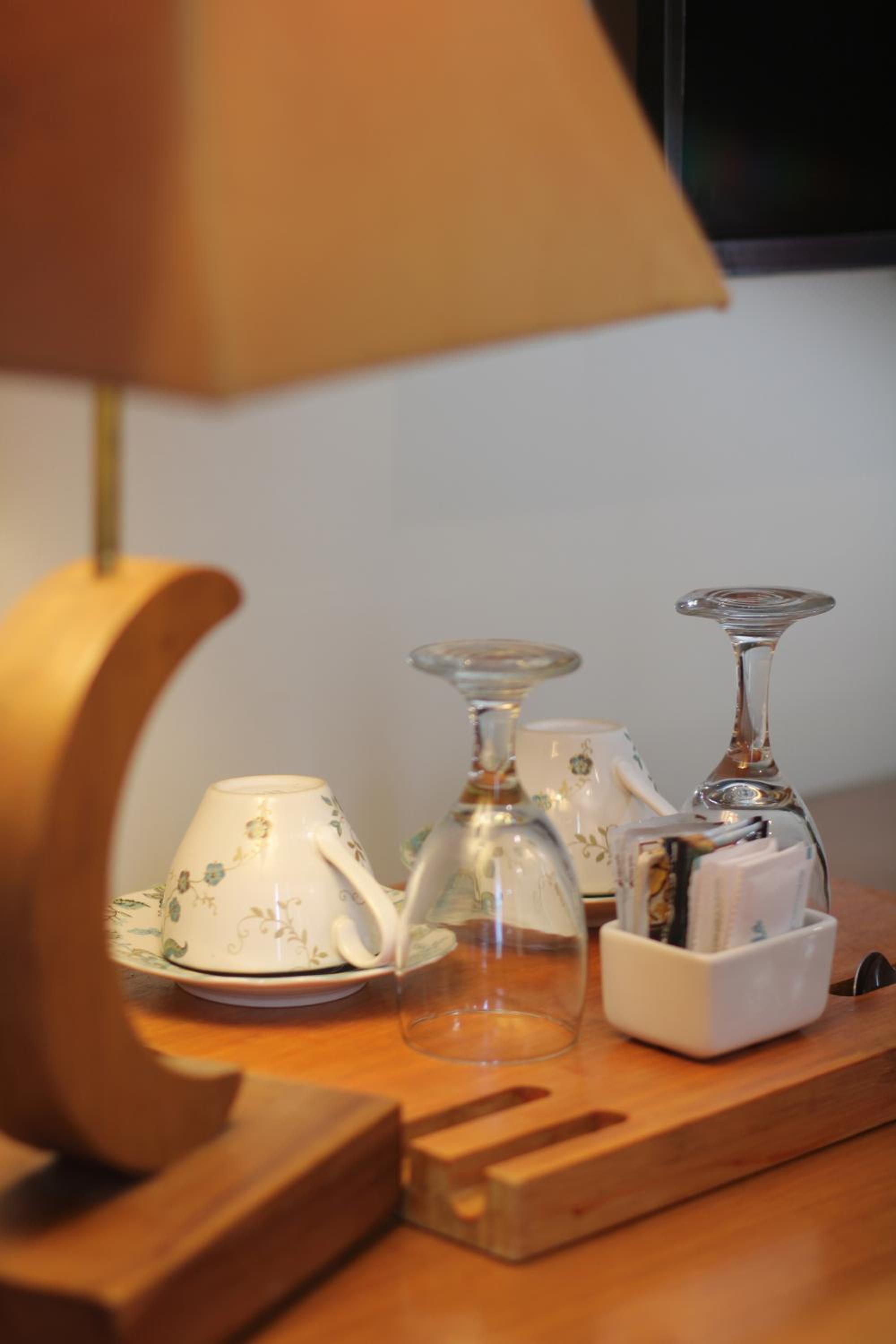 Deluxe Poolside with Coffee Capsule Machine and Free Unlimited Laundry Service - Photo 10
