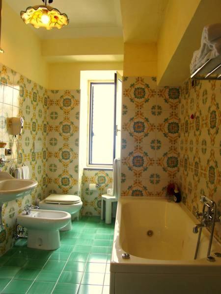 Superior Double or Twin Room - Photo 6