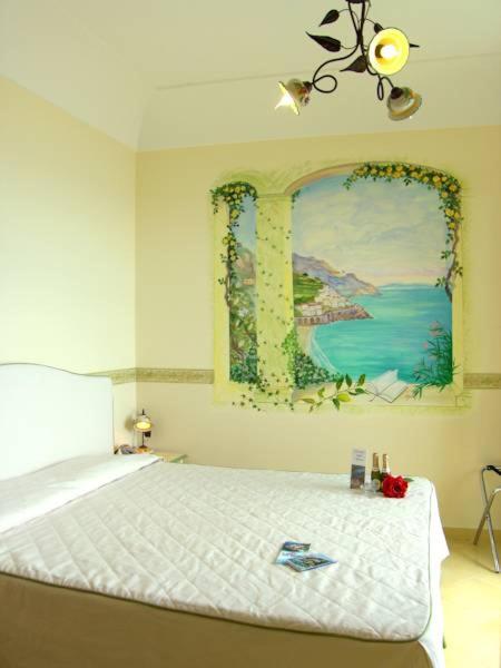 Classic Double or Twin Room - Photo 8