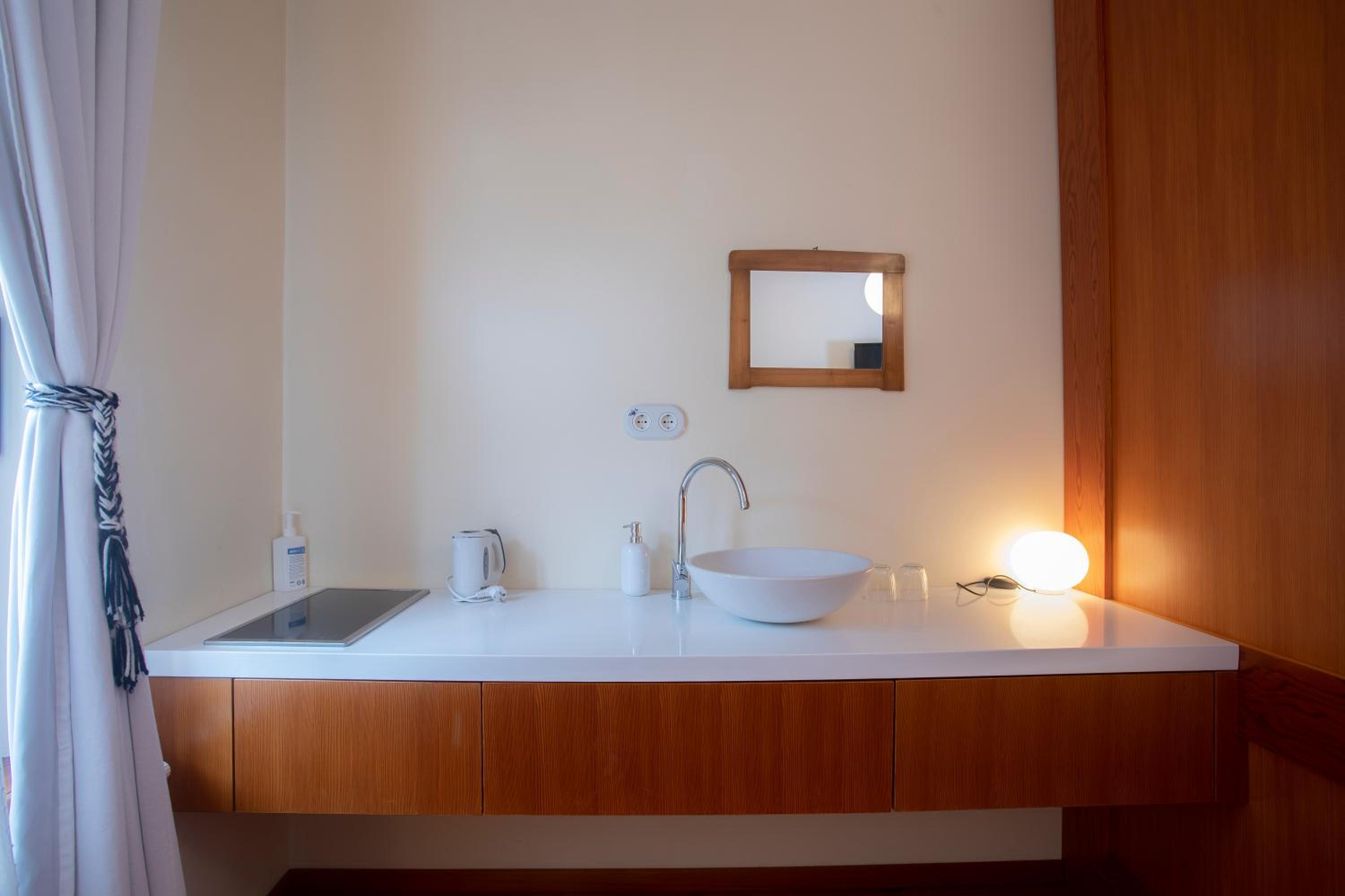 Small Double Room - Photo 3