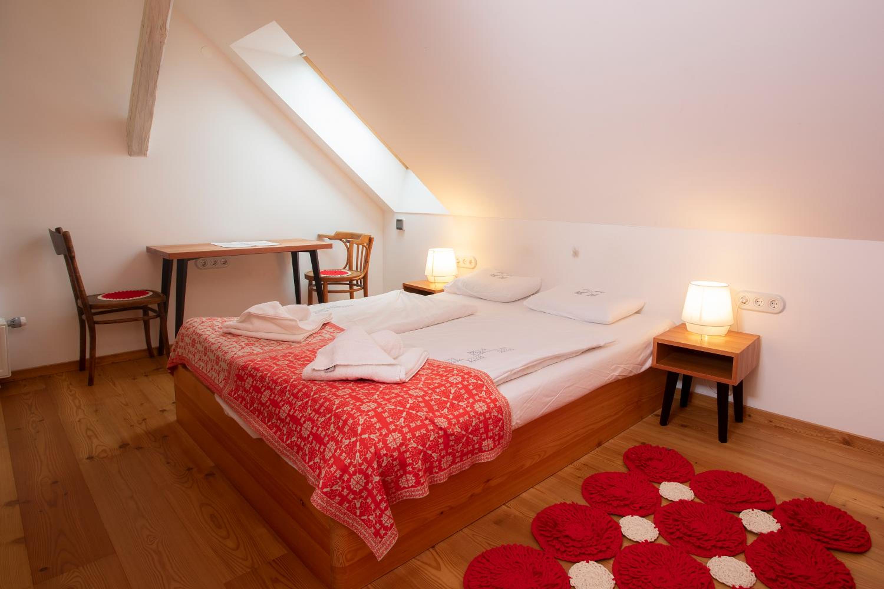 Standard Double Room - Photo 3