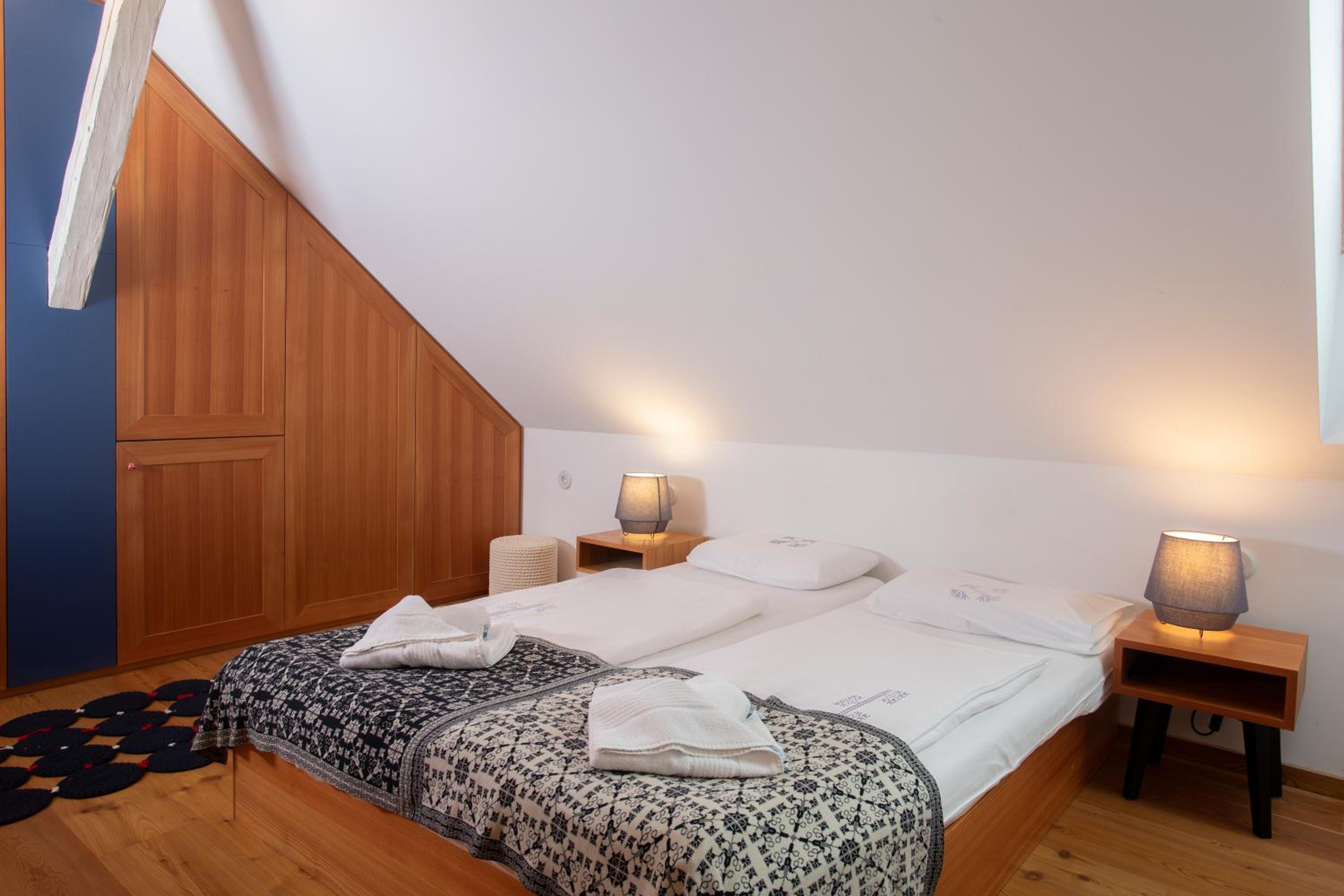 Standard Double Room - Photo 10