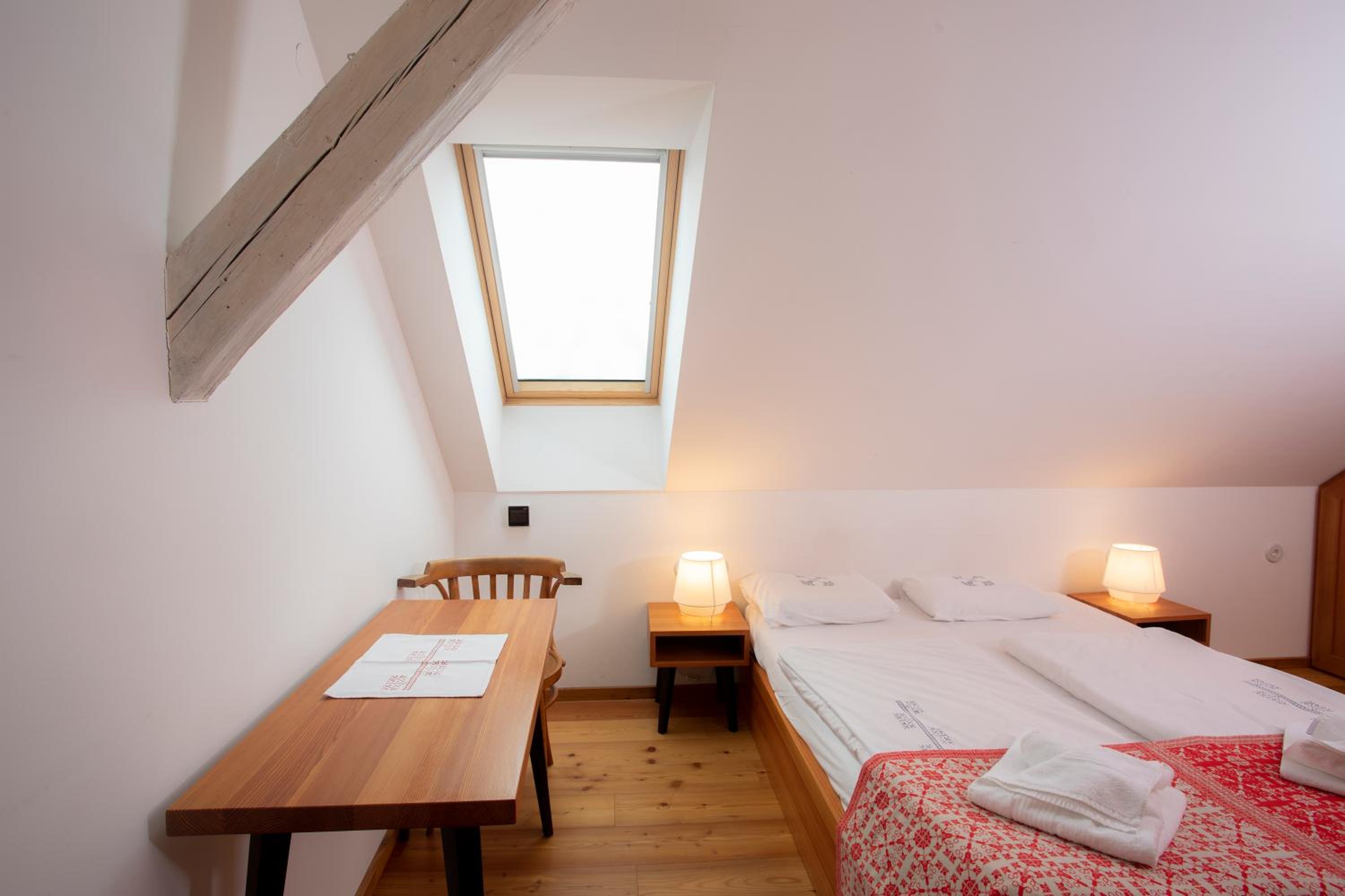 Standard Double Room - Photo 5