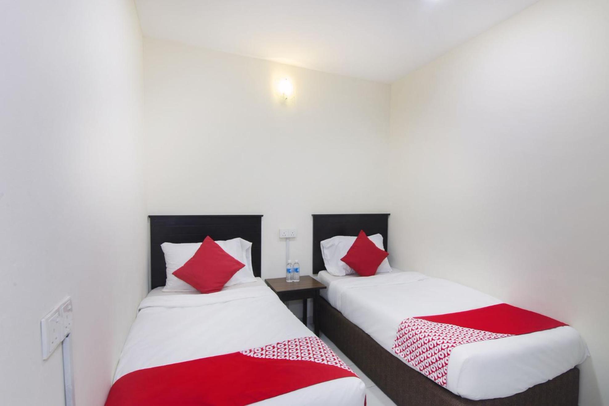 Standard Twin Room - Photo 2