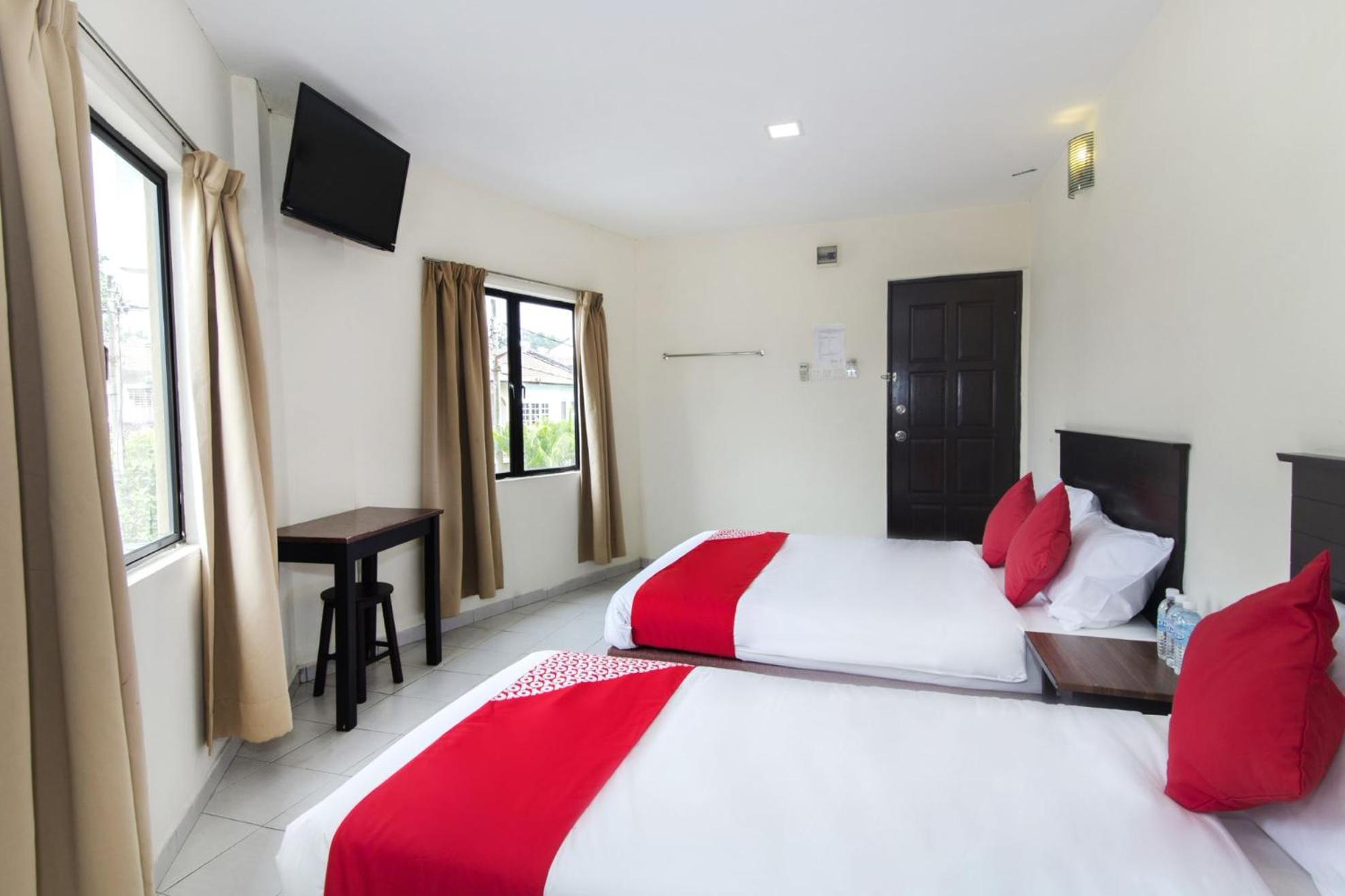 Standard Twin Room - Photo 1