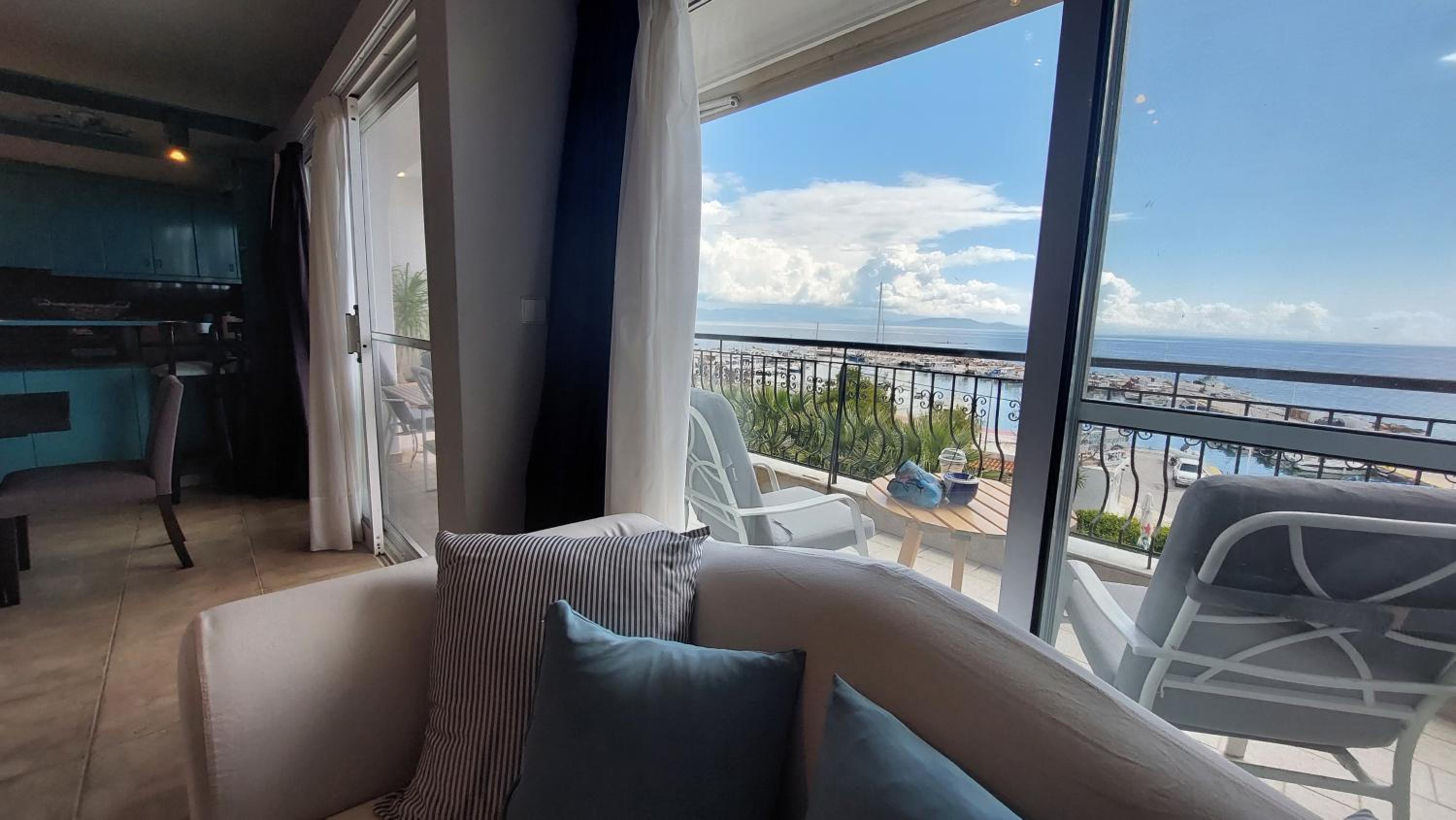 Apartment with Sea View - Photo 34