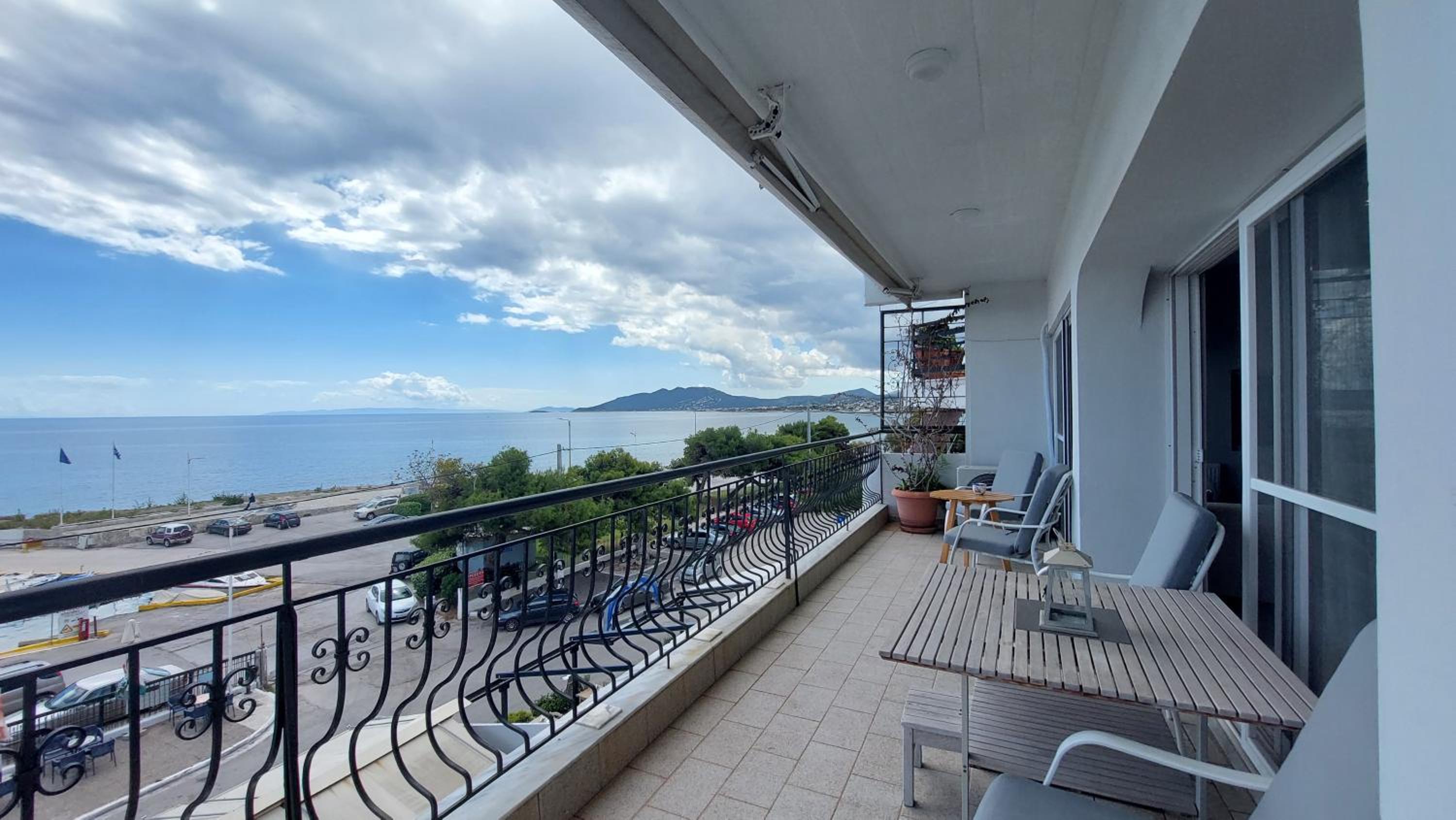 Apartment with Sea View - Photo 9
