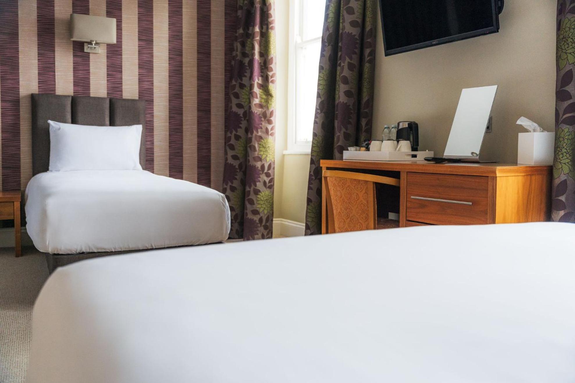Quadruple Room with Sea View - Photo 2