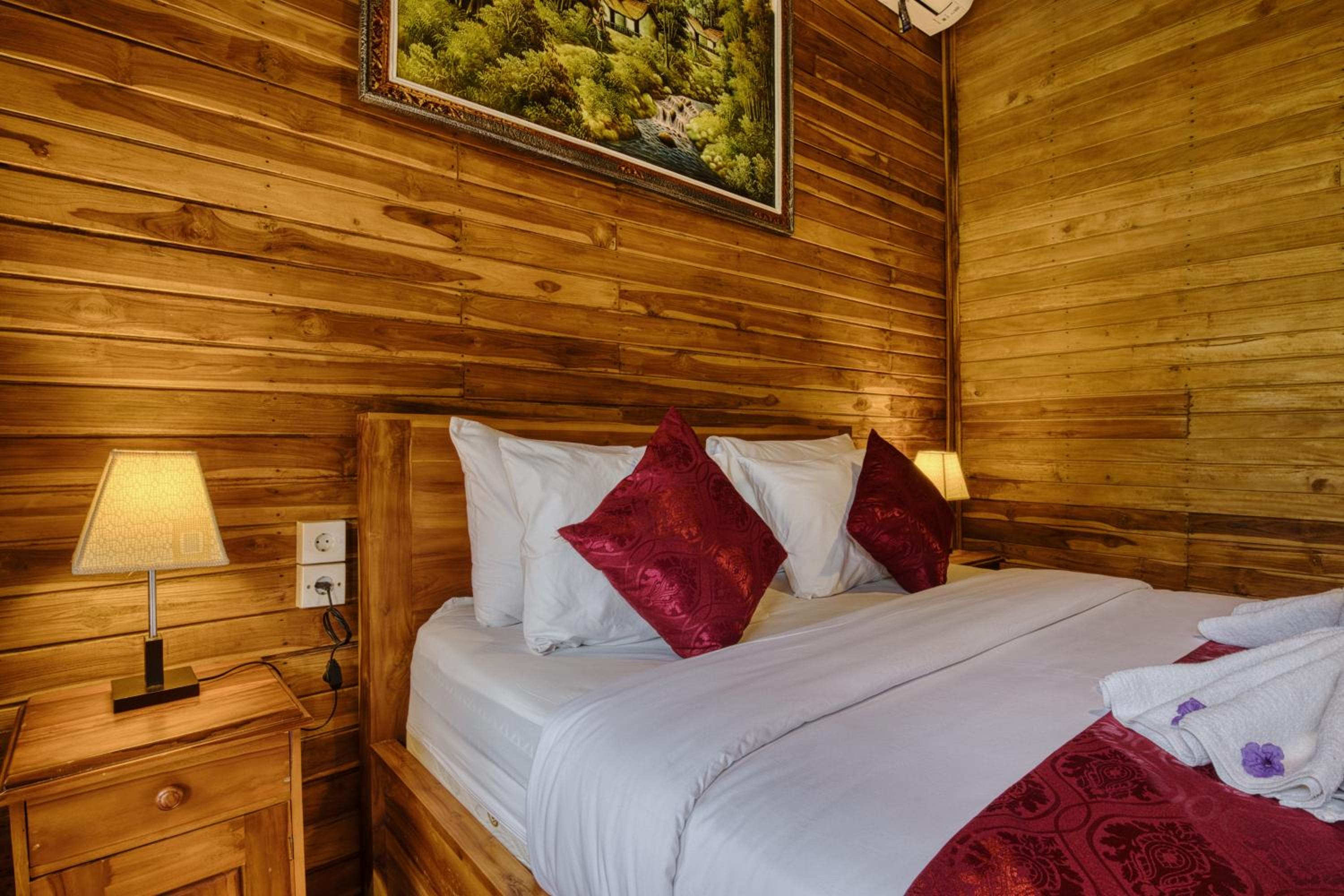 Double Room with Patio - Photo 16