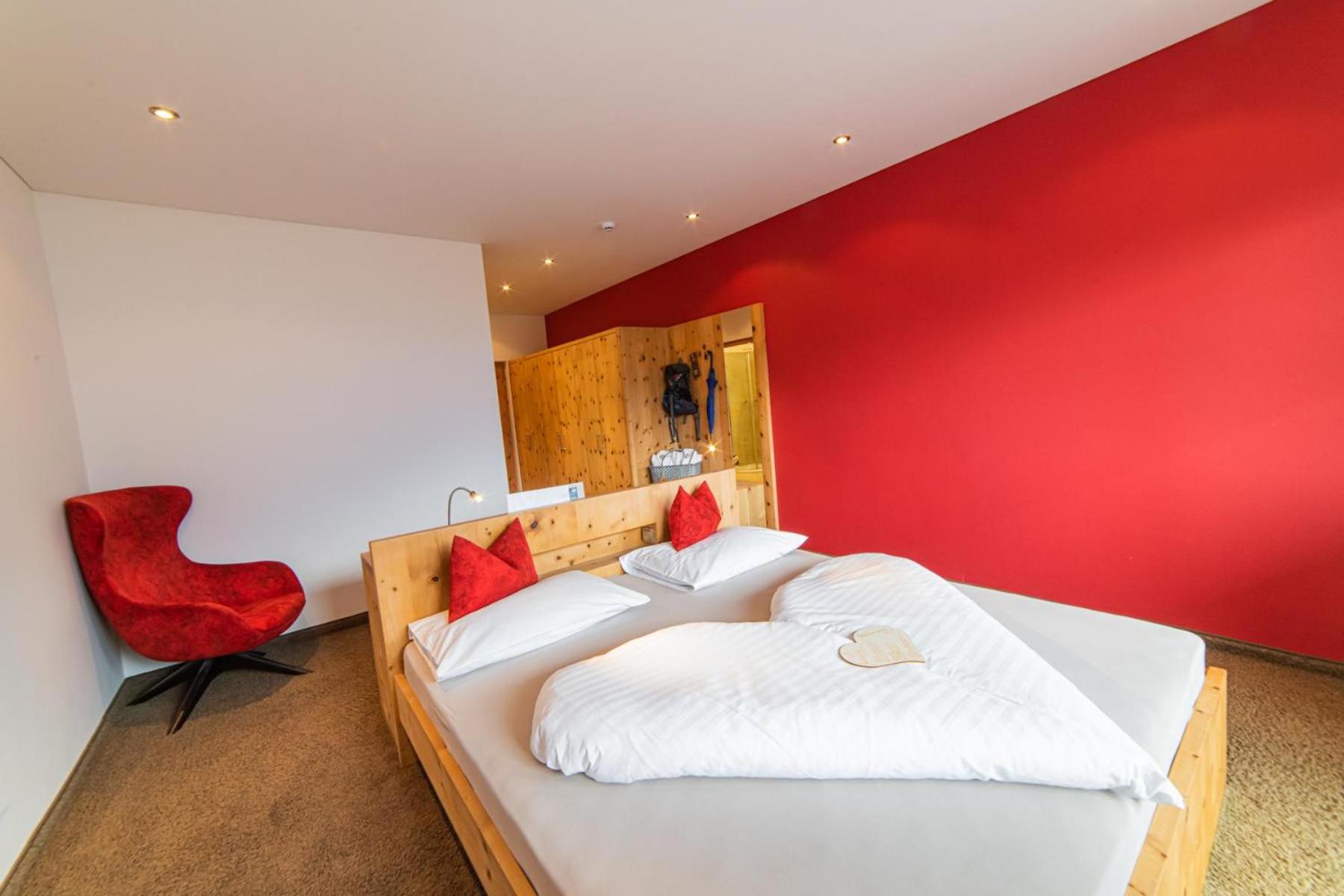 Deluxe Suite with Balcony photo 1
