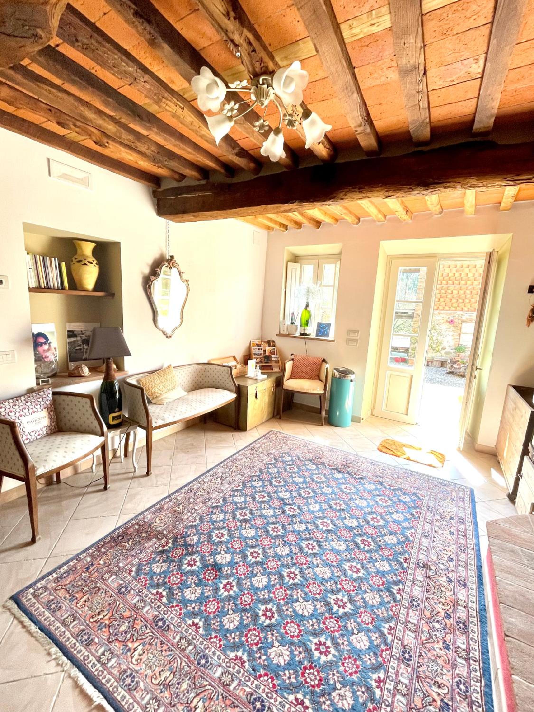 Double Room - Photo 5