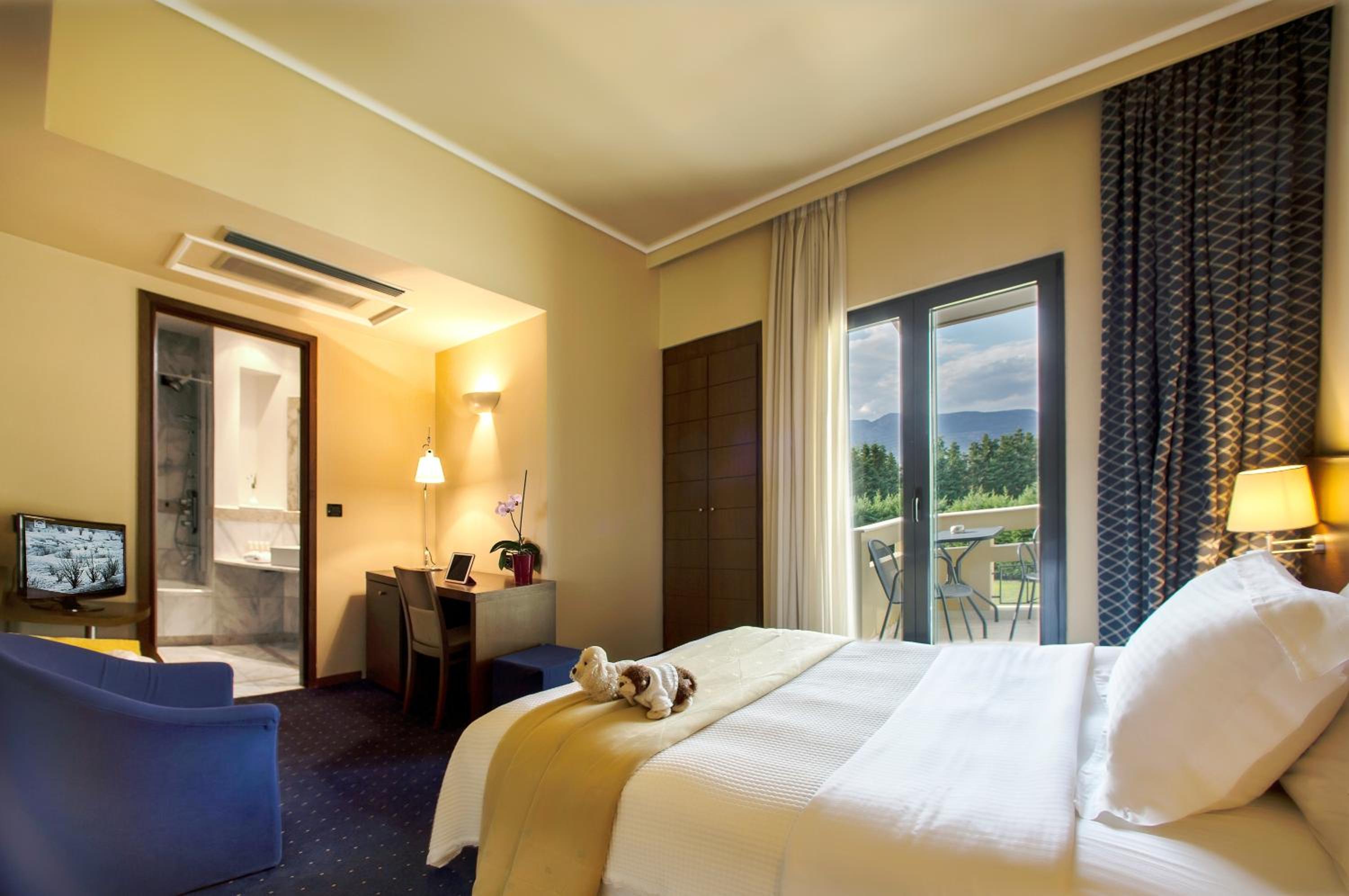 Standard Double or Twin Room photo 2