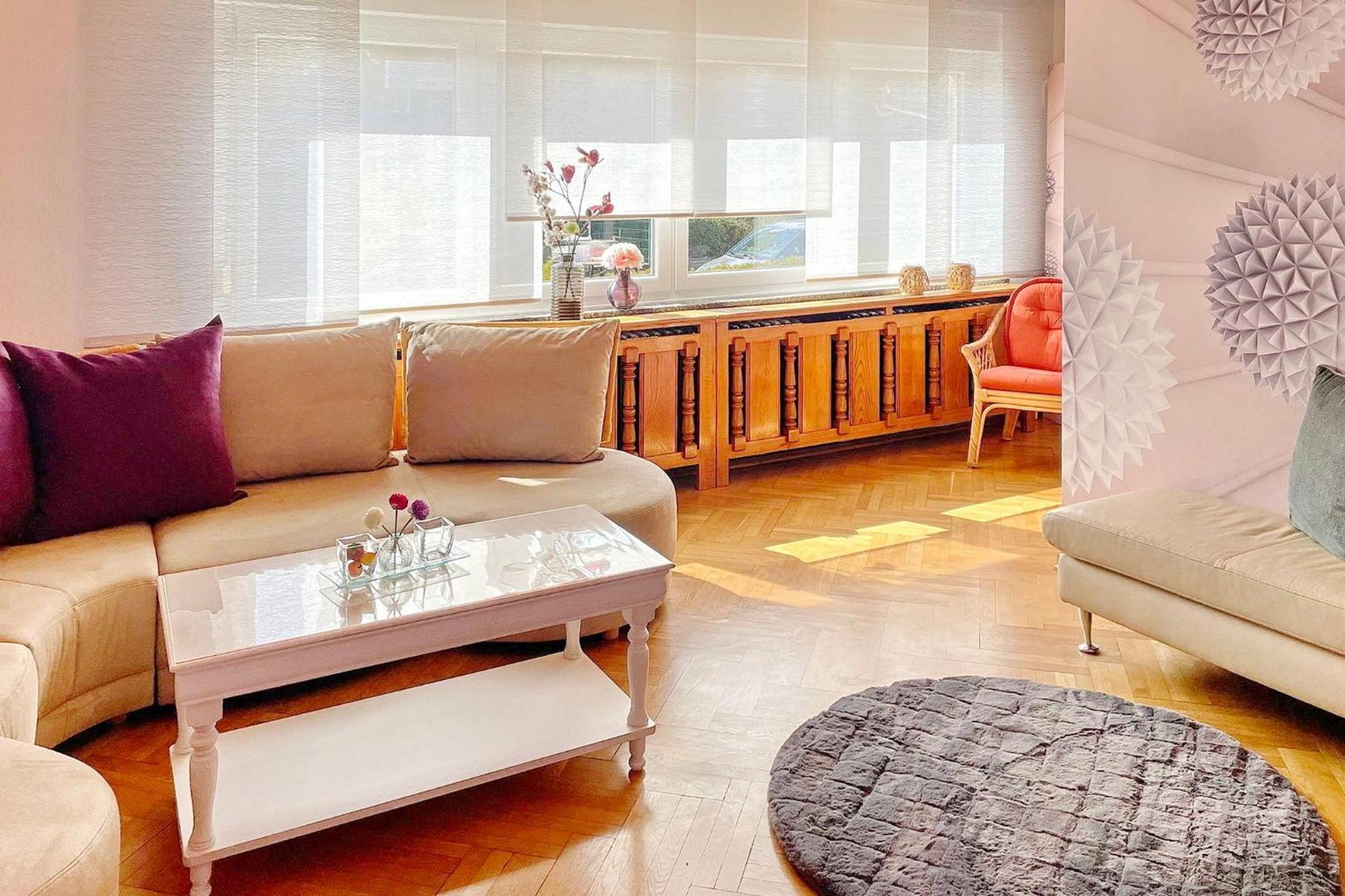 Apartment photo 2