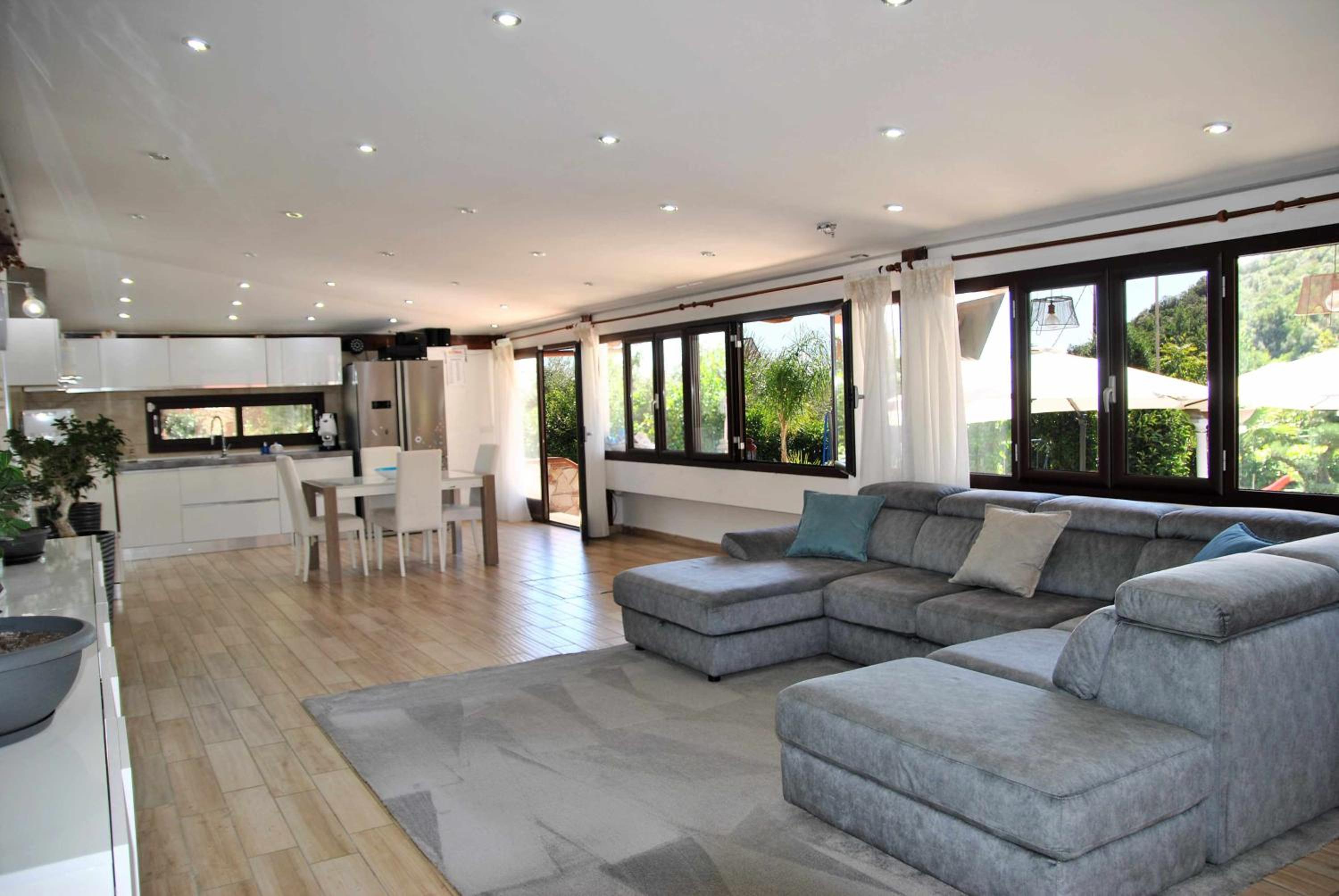Villa photo 1