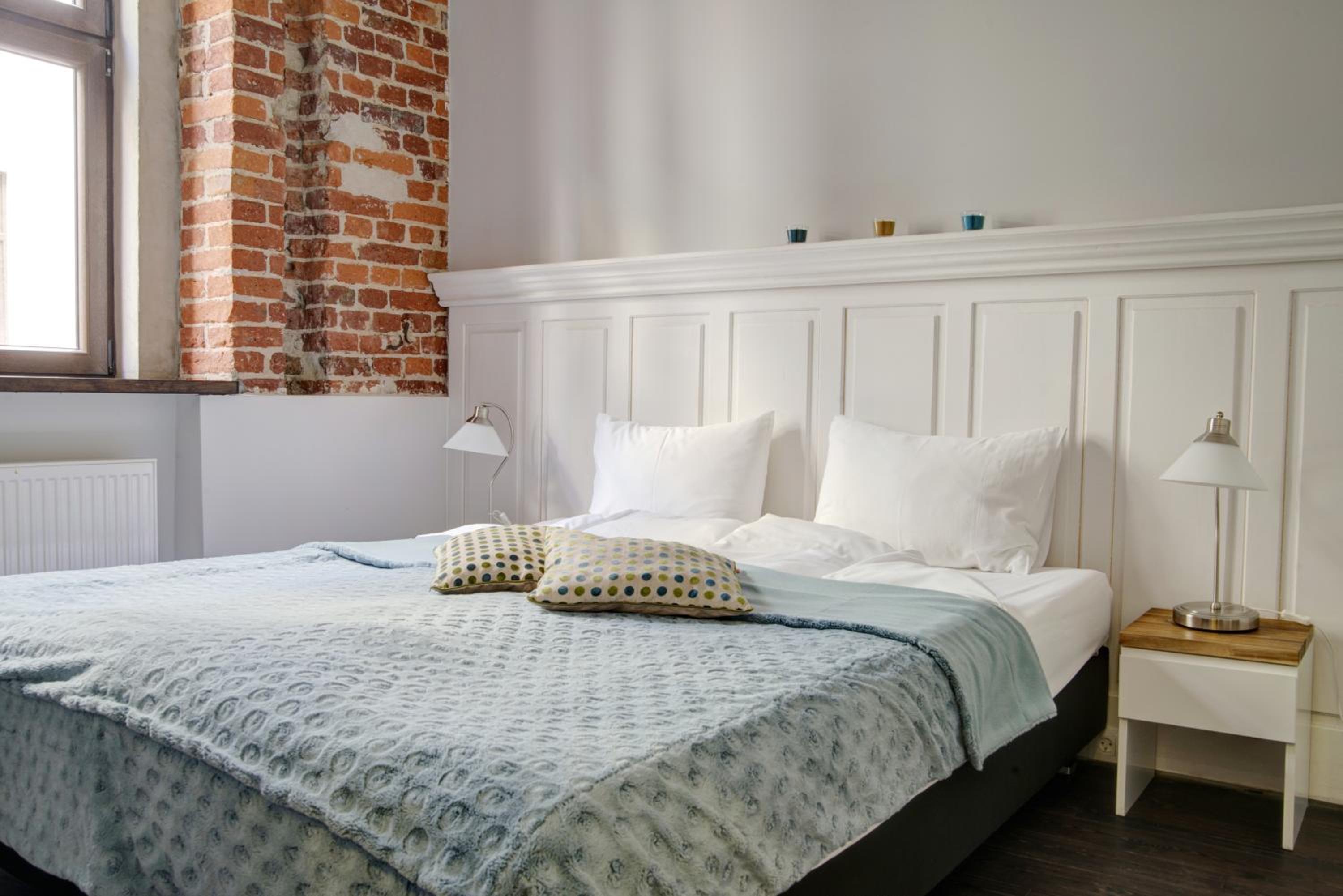 Deluxe One-Bedroom Apartment