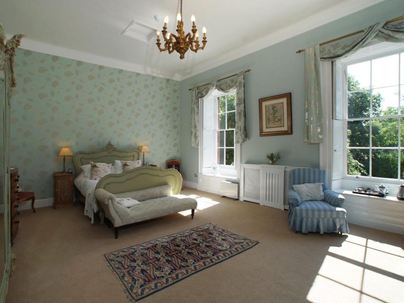 尊贵大床房