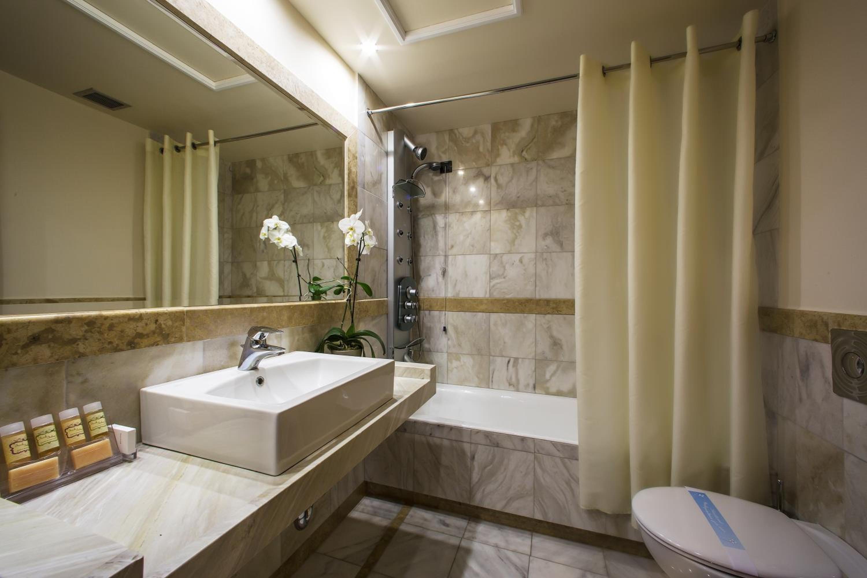 Superior Double or Twin Room photo 3