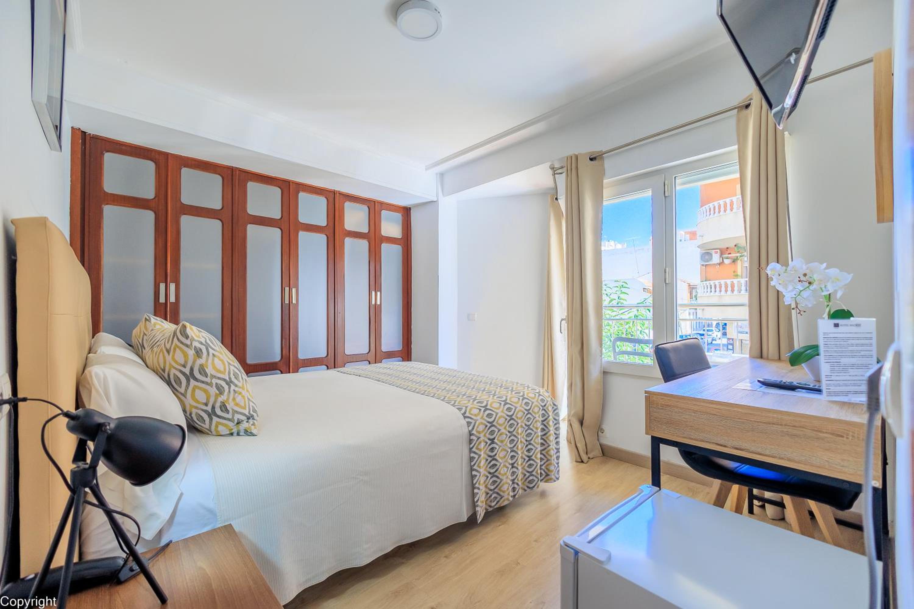 Quadruple Room - Photo 10