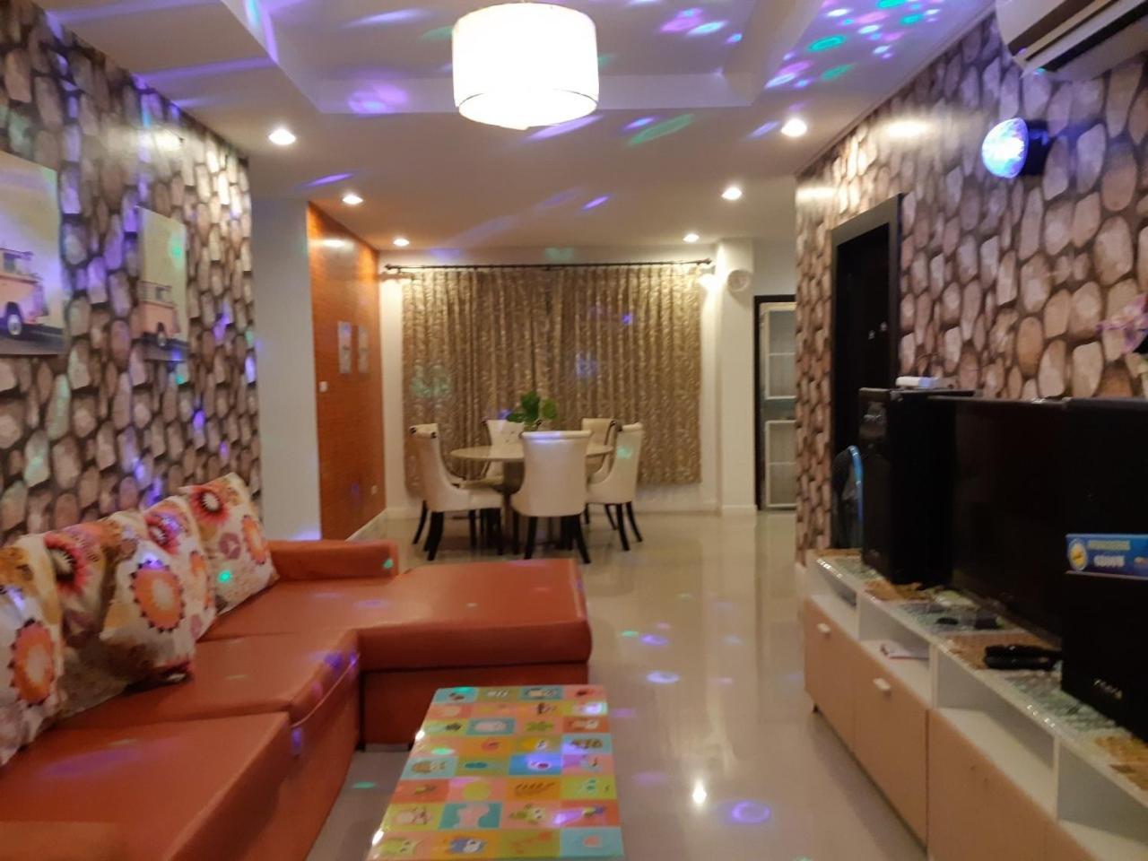 Three-Bedroom House - Photo 11