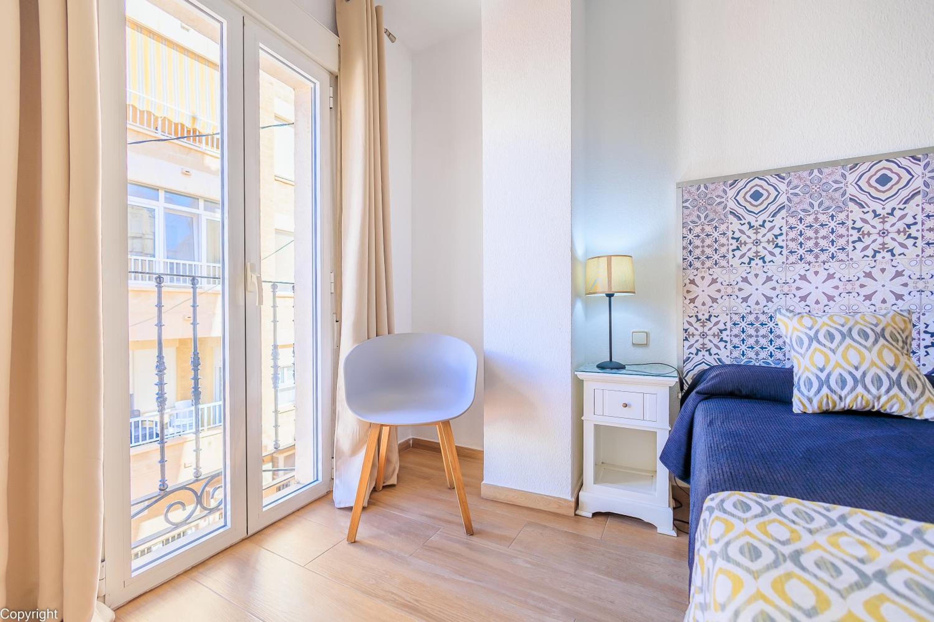 Double or Twin Room with City View - Photo 9