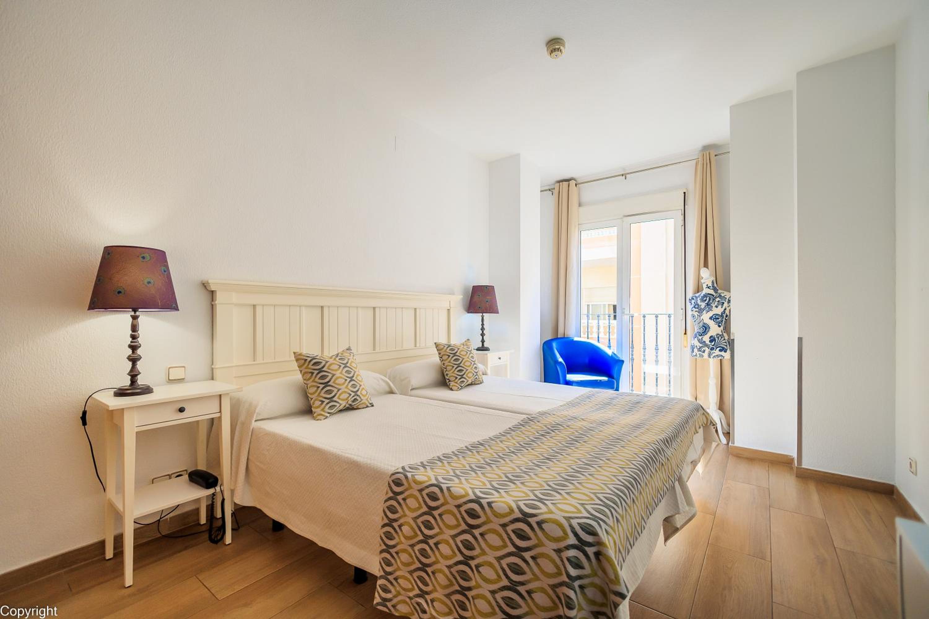 Double or Twin Room with City View - Photo 40