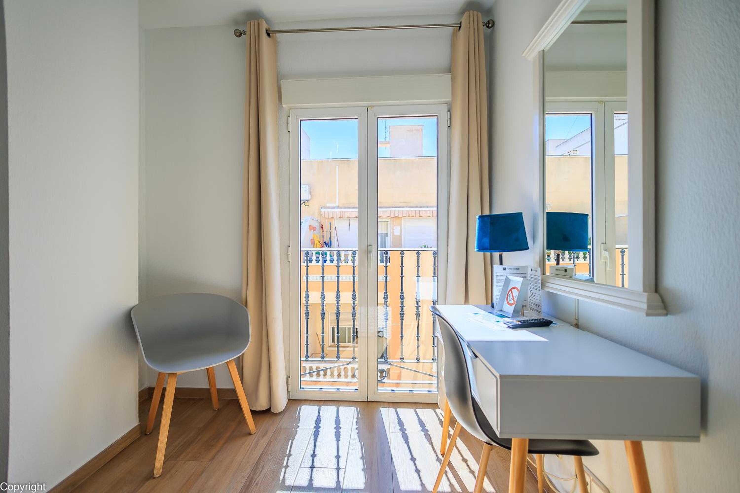 Double or Twin Room with City View - Photo 42
