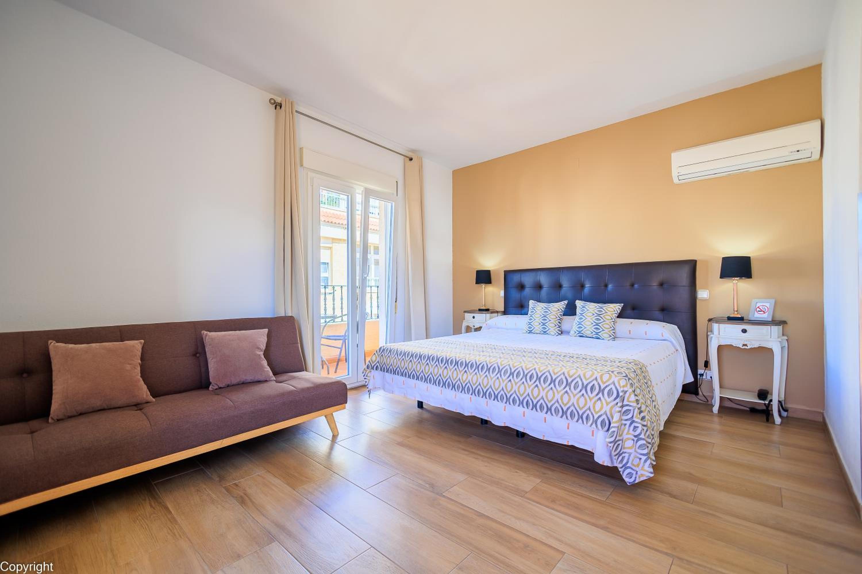 Double or Twin Room with Terrace - Photo 15