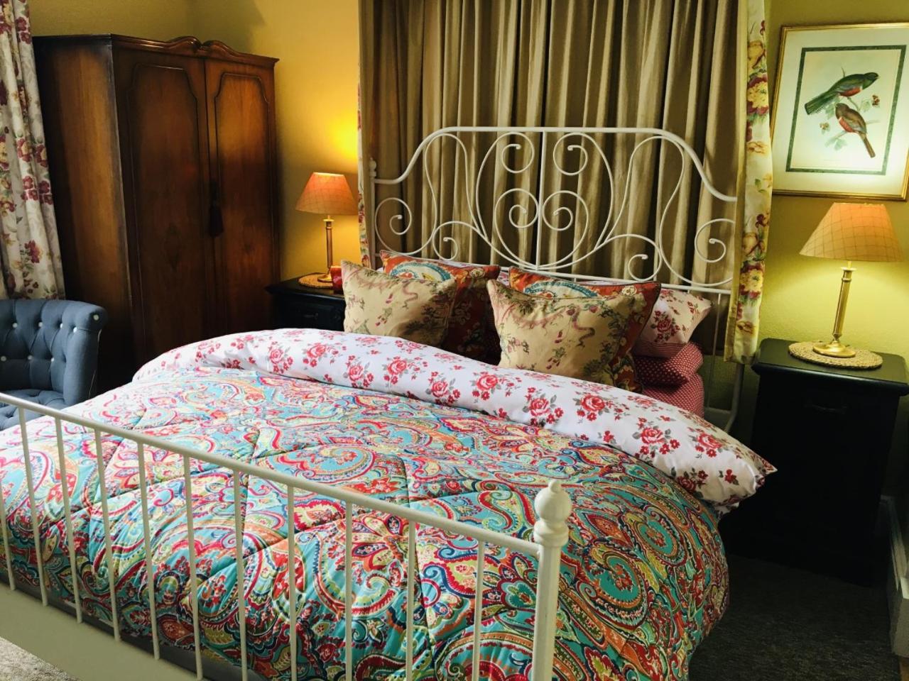 King Room with Bath Tub photo 3