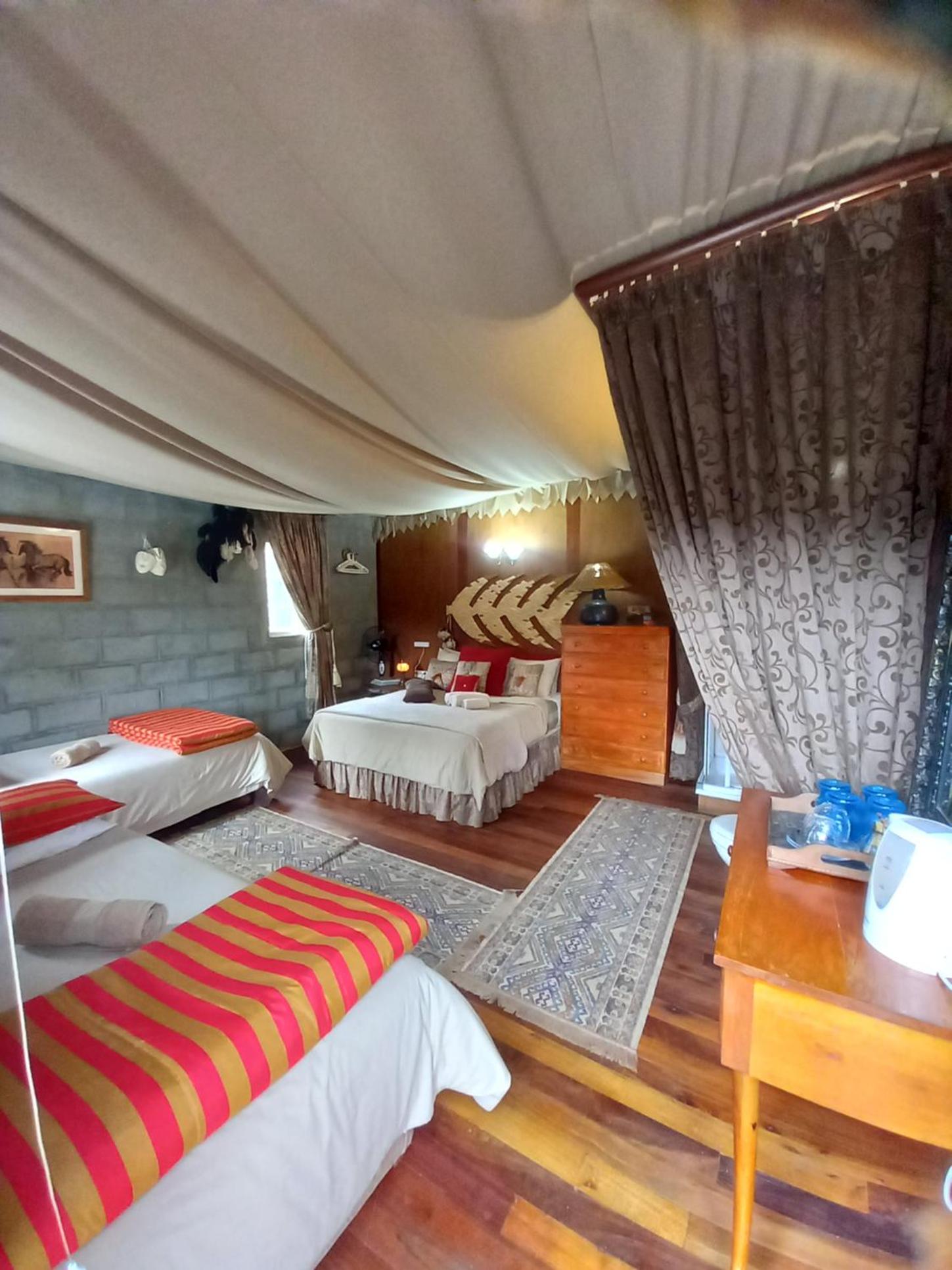 Deluxe Double or Twin Room with Balcony - Photo 2