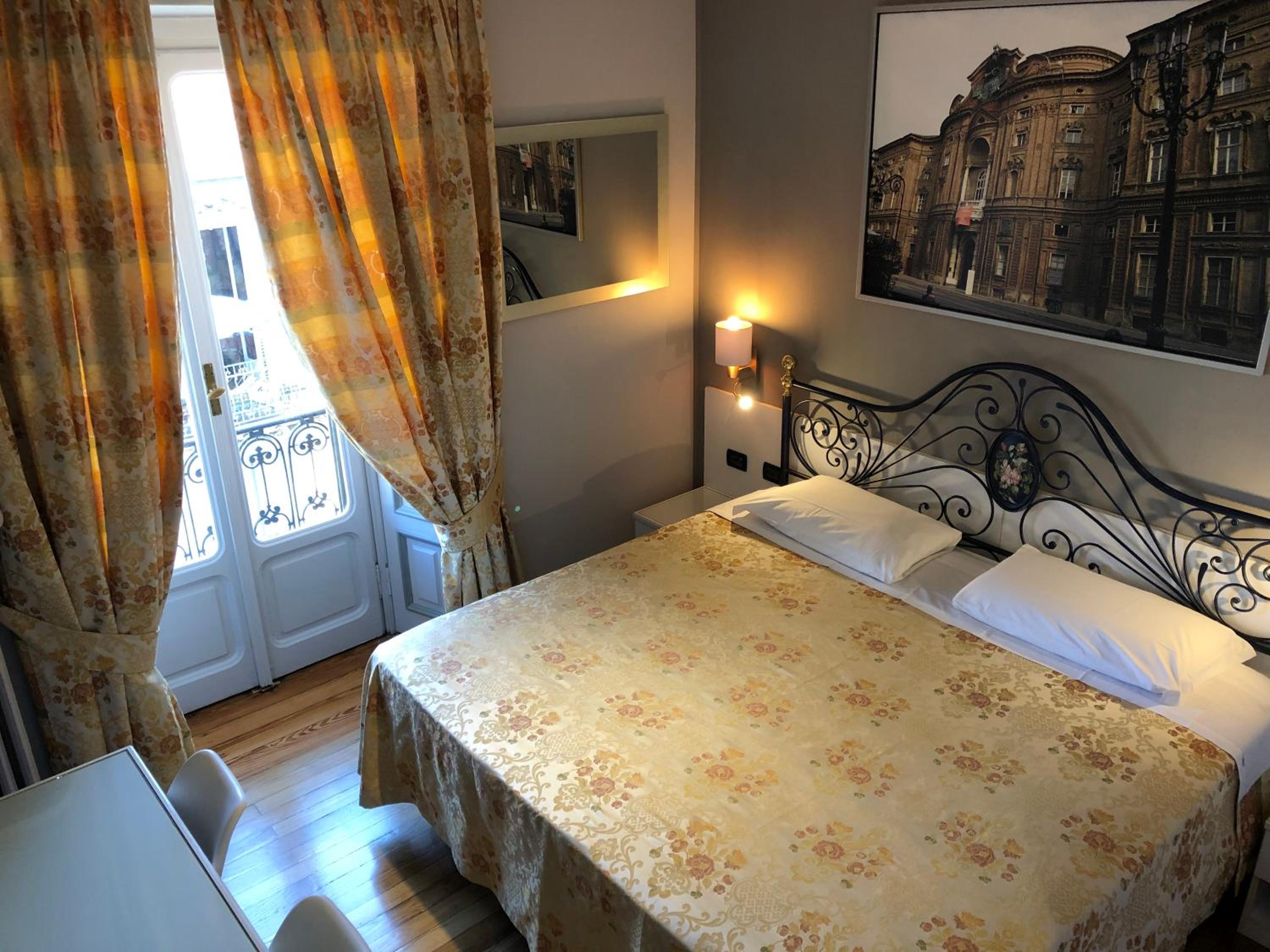 Double Room - Photo 1