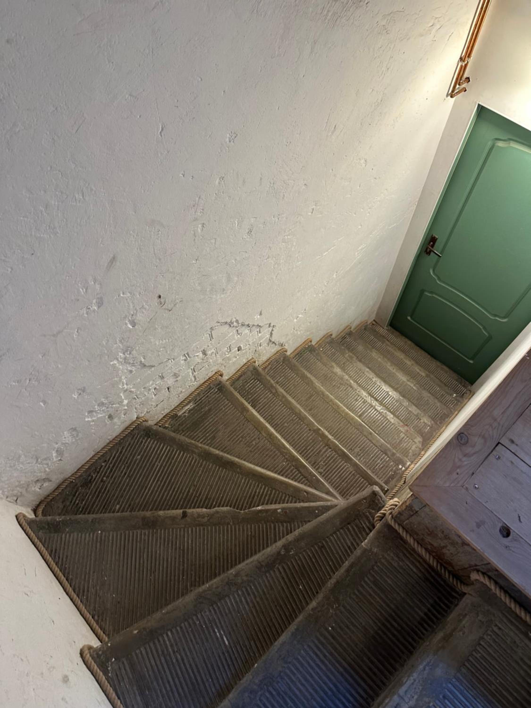 Studio Apartment - Photo 15