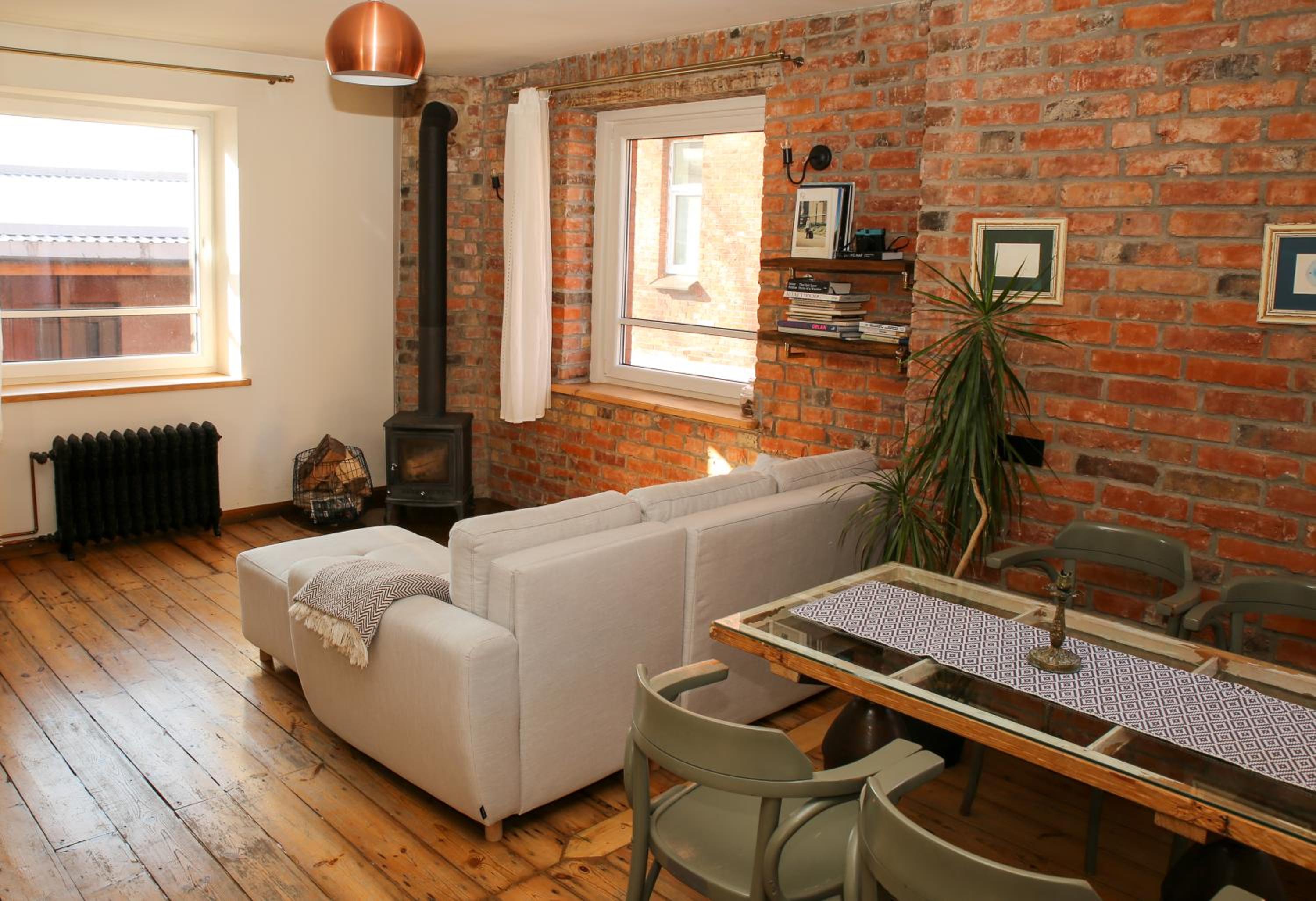 Studio Apartment - Photo 25