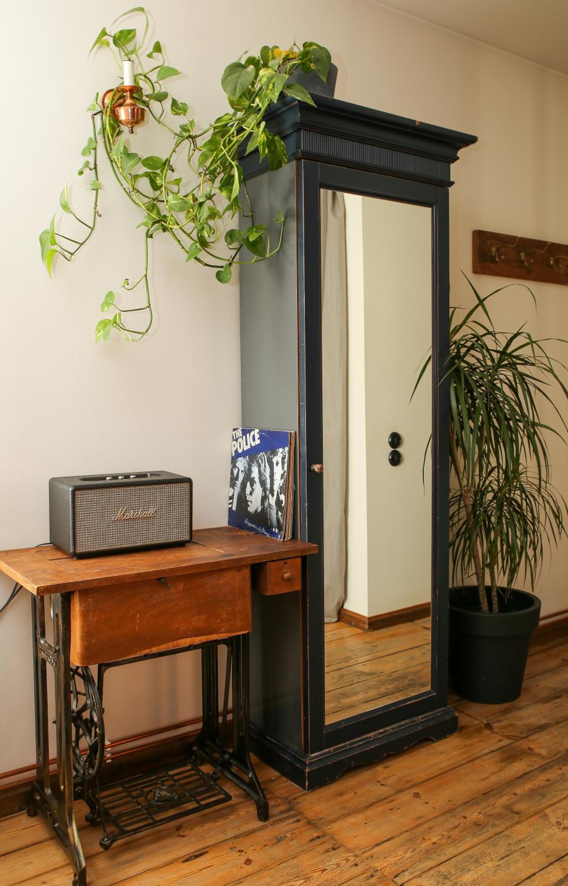 Studio Apartment - Photo 27