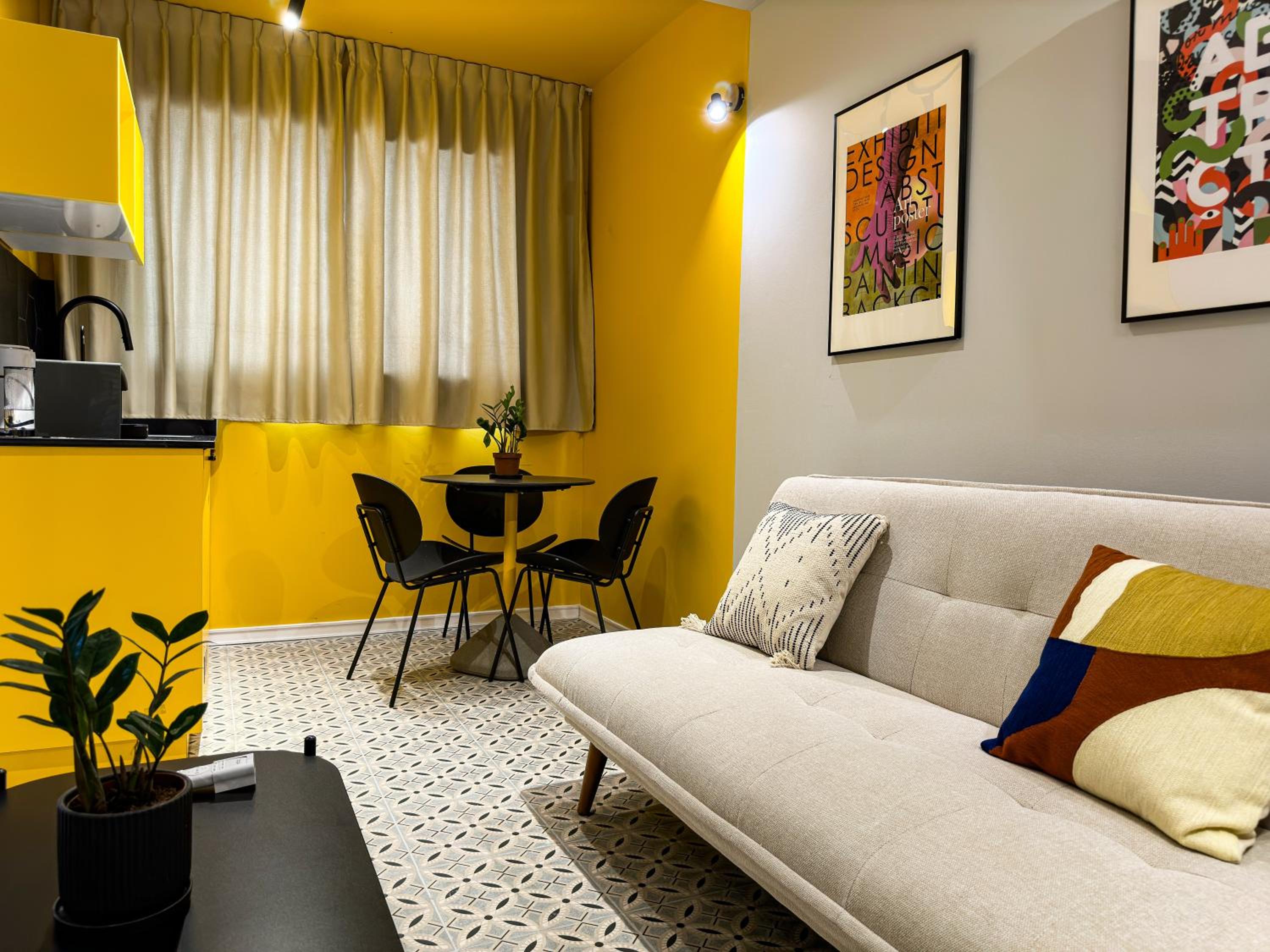 King Suite - Photo 13