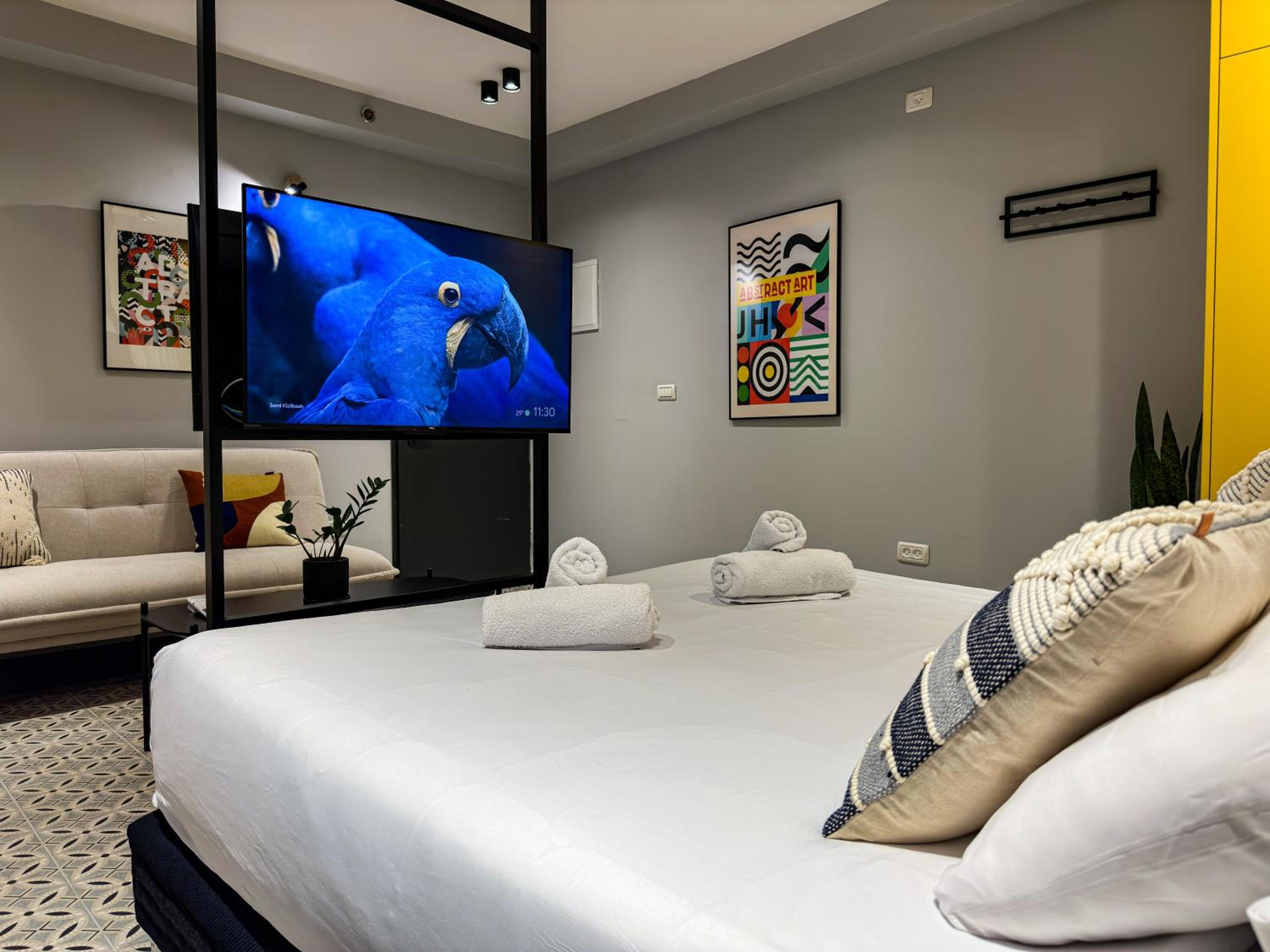 King Suite - Photo 8