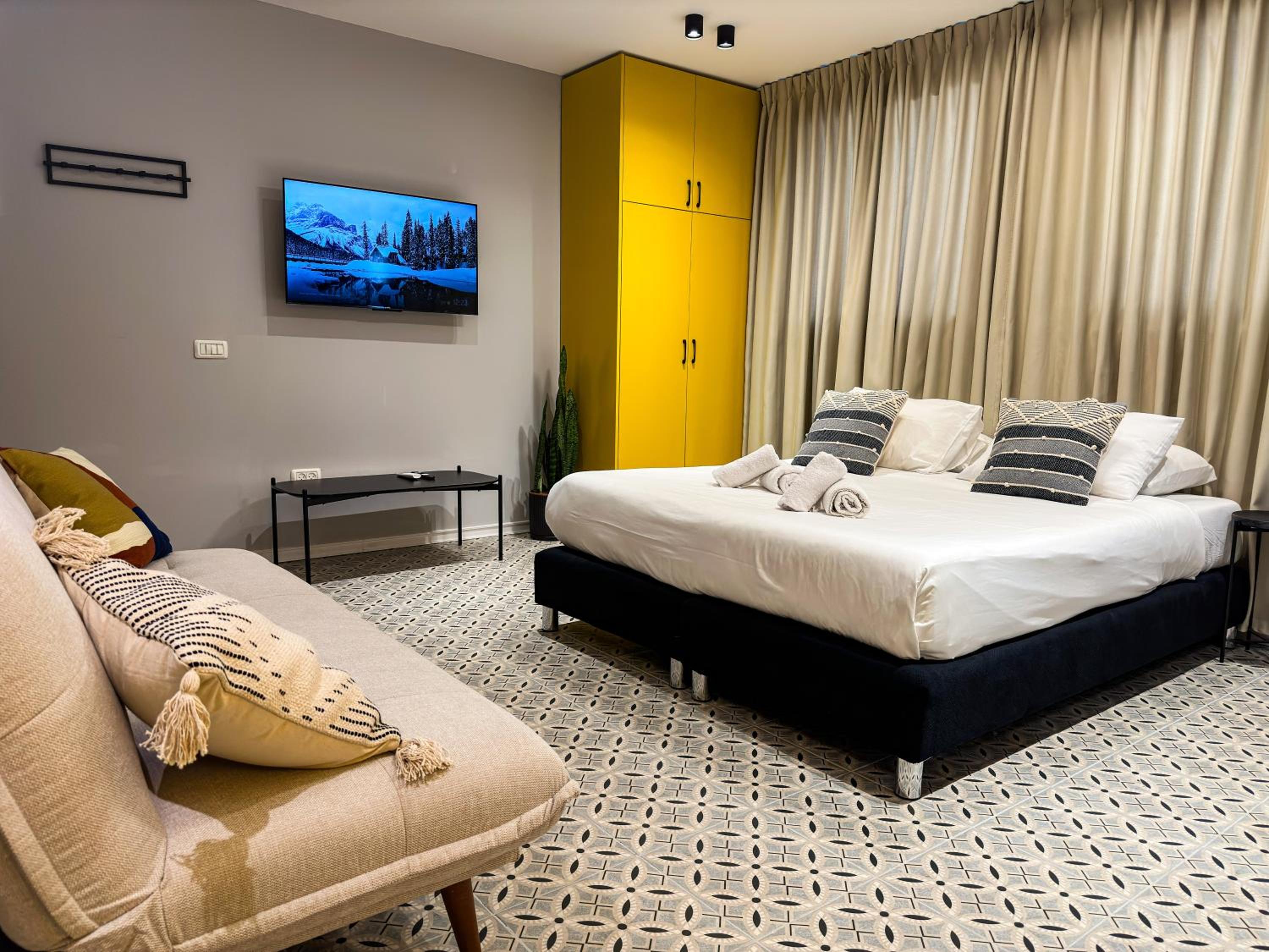King Suite - Photo 12