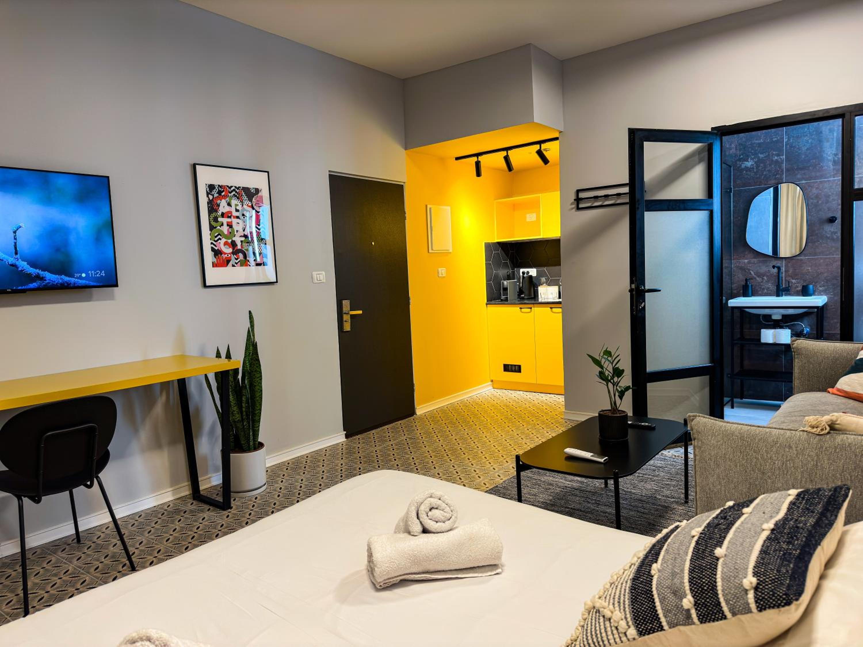 King Suite - Photo 11
