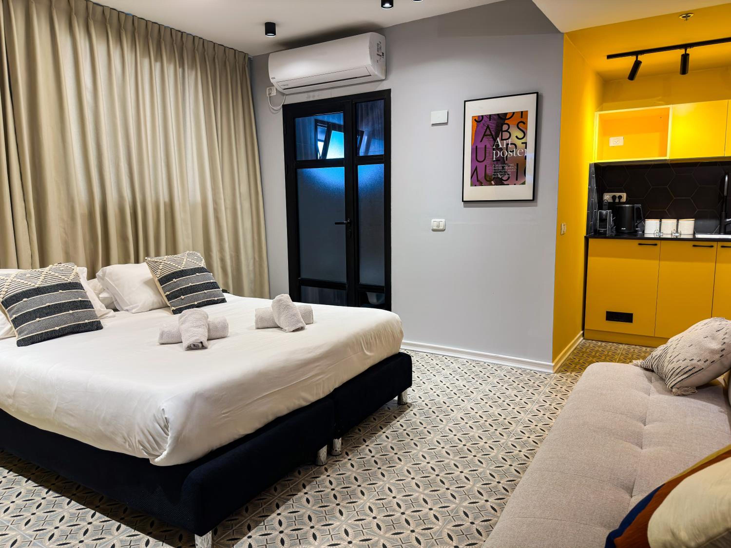 King Suite - Photo 14