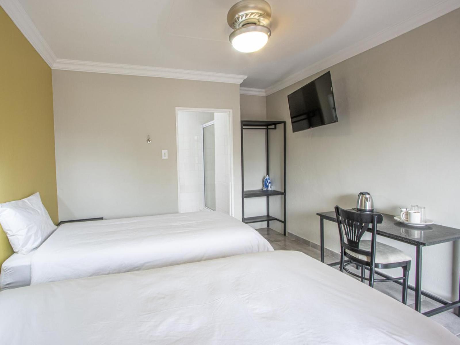 Standard Twin Room photo 3