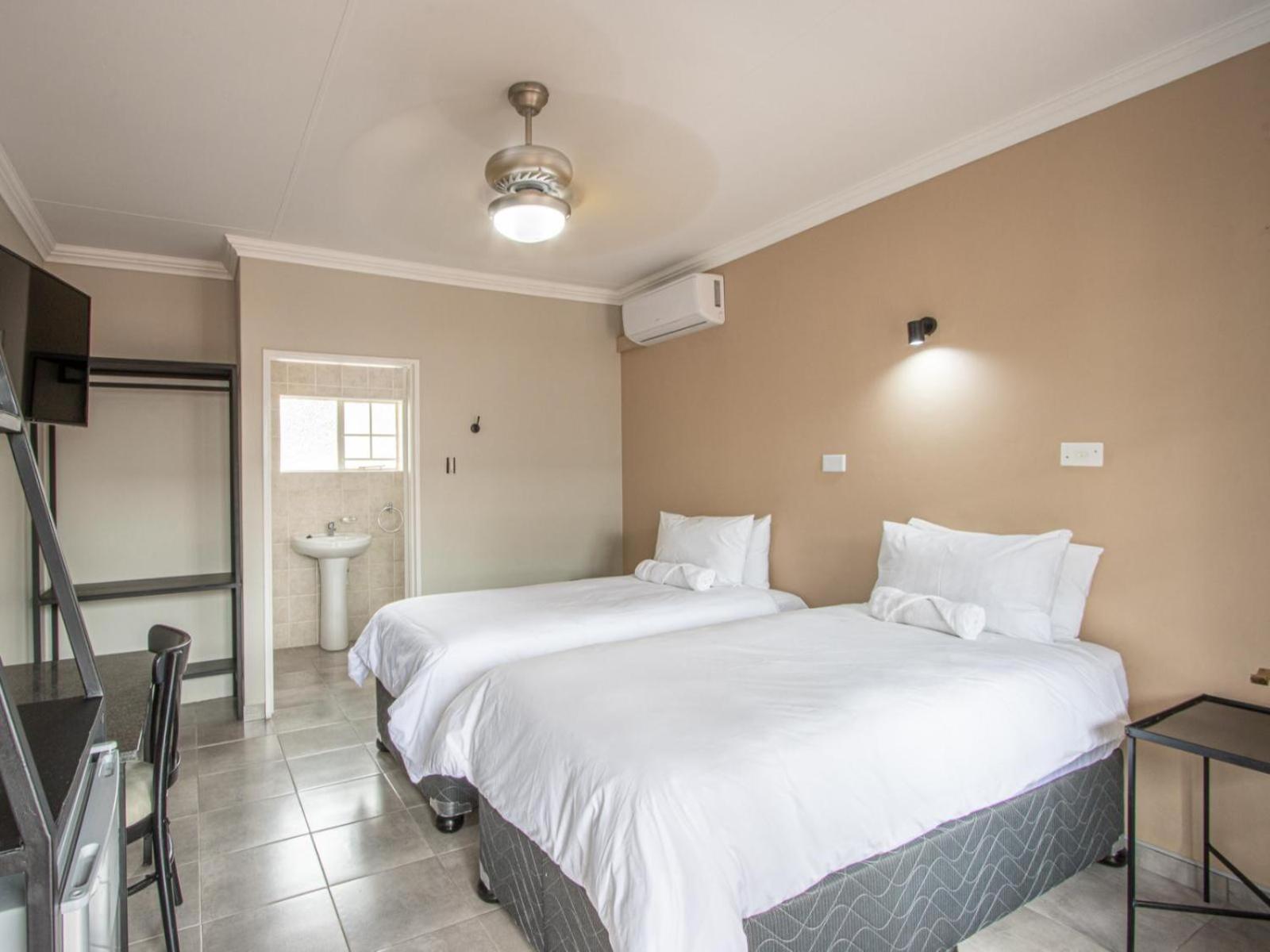 Deluxe Twin Room photo 2