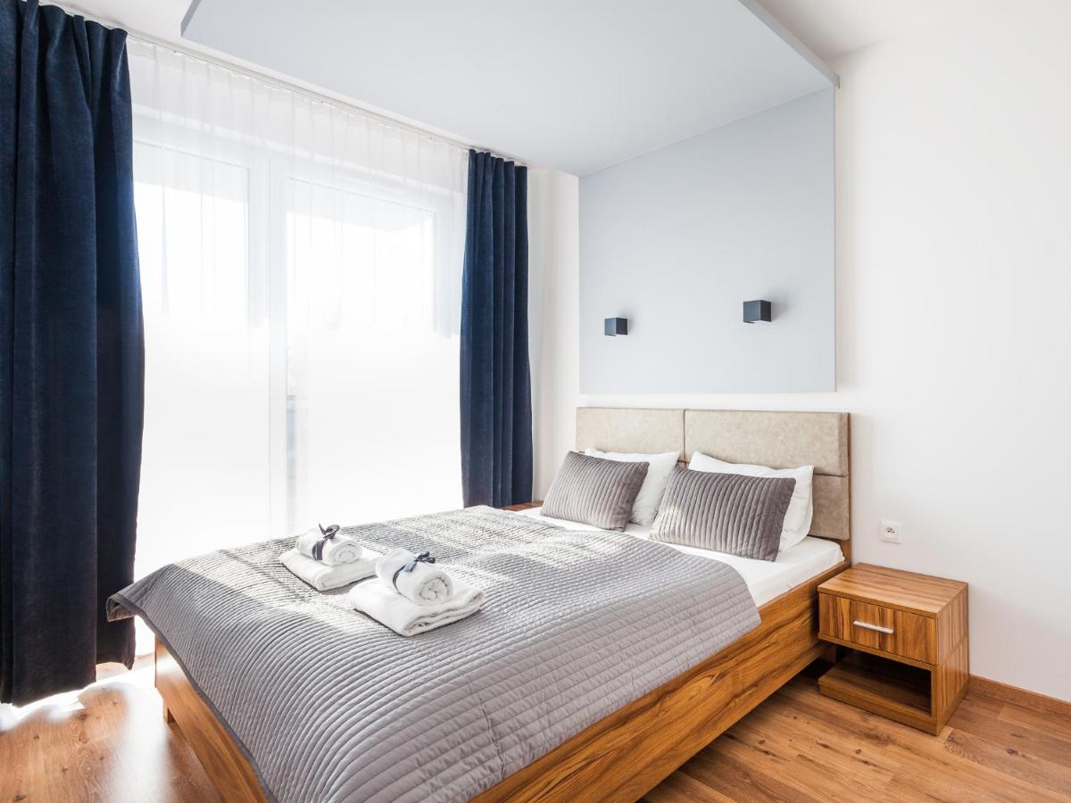 Two-Bedroom Apartment with Balcony or Terrace photo 3