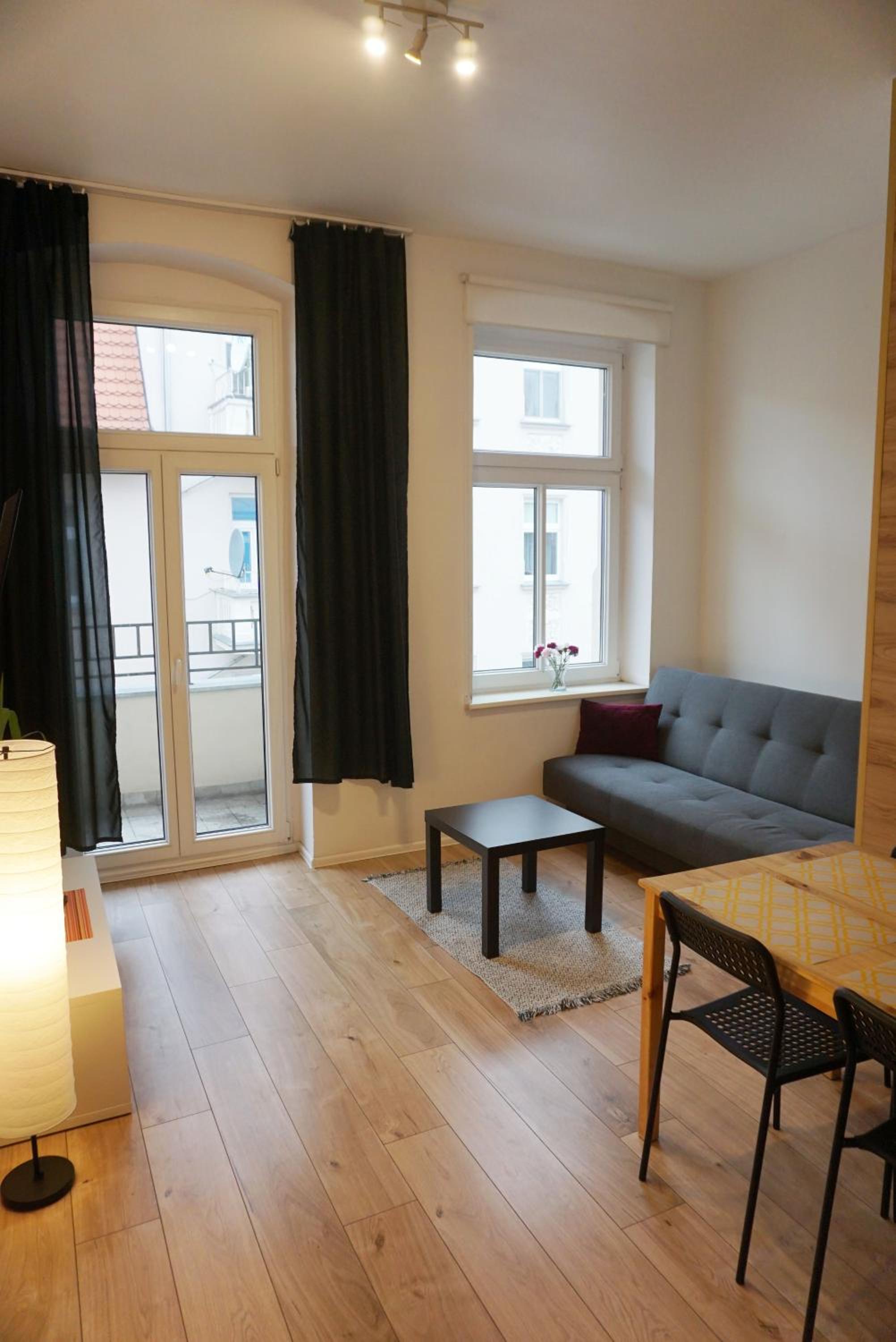 One-Bedroom Apartment - Photo 2