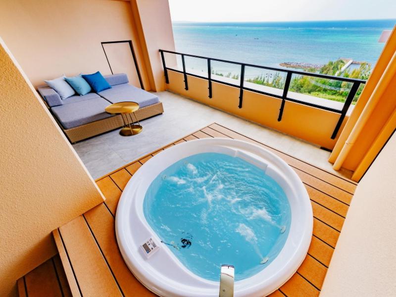 Premium Ocean Room - Photo 2