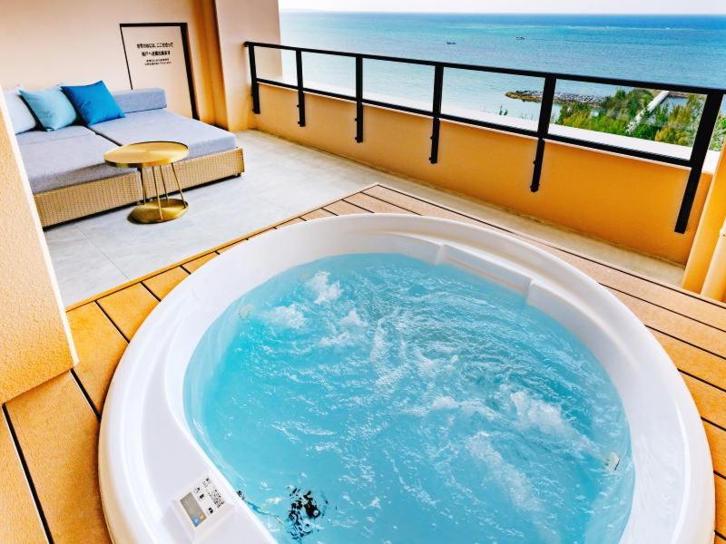 Corner Ocean Suite - Photo 2