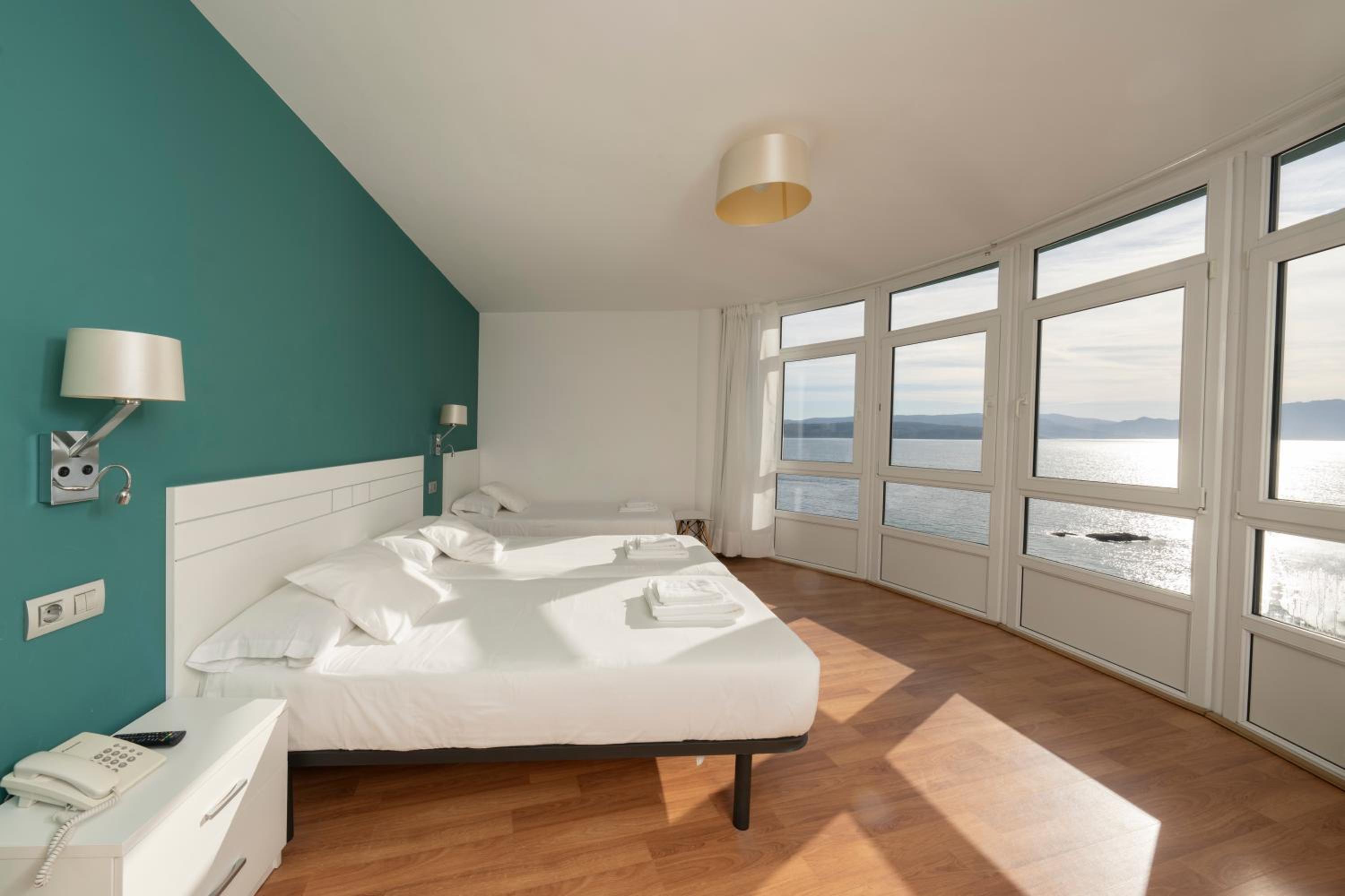 Habitación Triple Superior con Vista al Mar